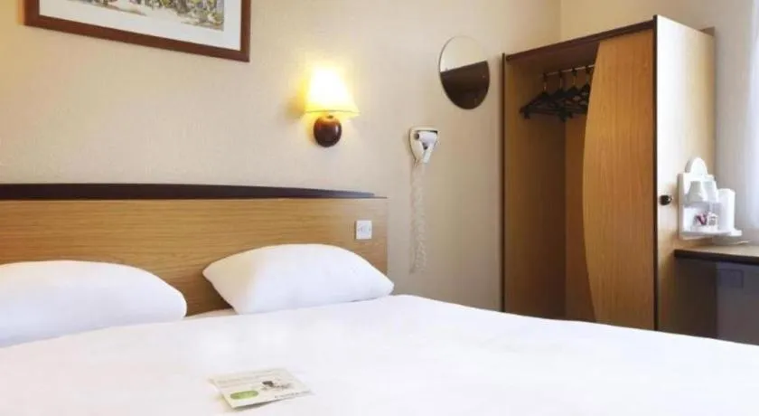 Bed in Travelodge Washington A1 (M) Northbound