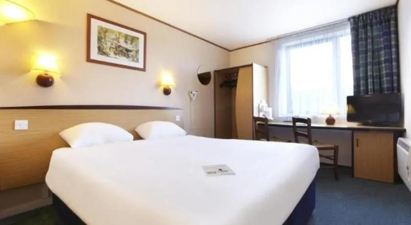 Bed in Travelodge Washington A1 (M) Northbound