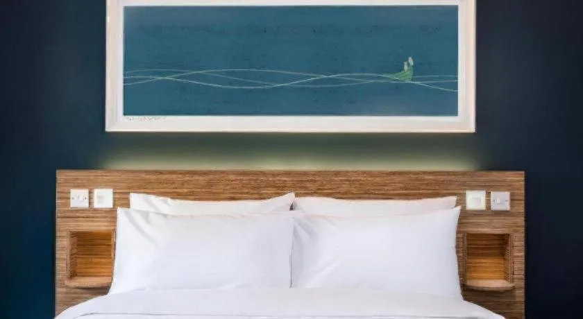 Bed in Travelodge Bristol Severn View M48