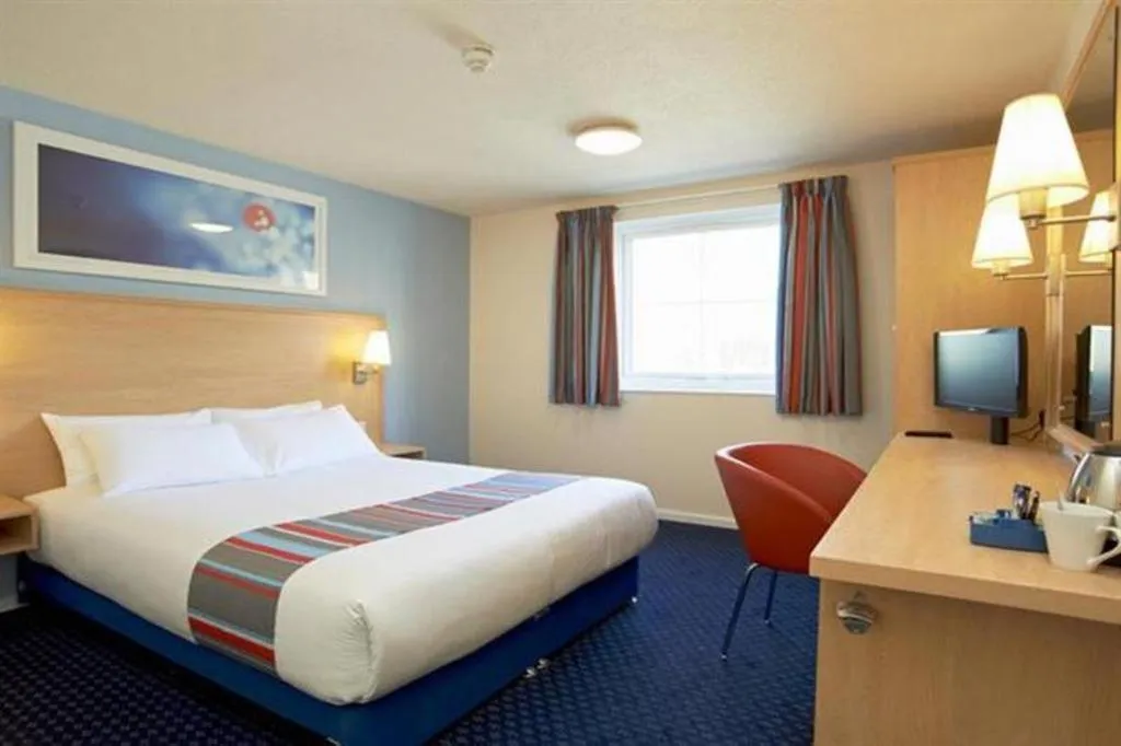 Bed in Travelodge Bristol Severn View M48
