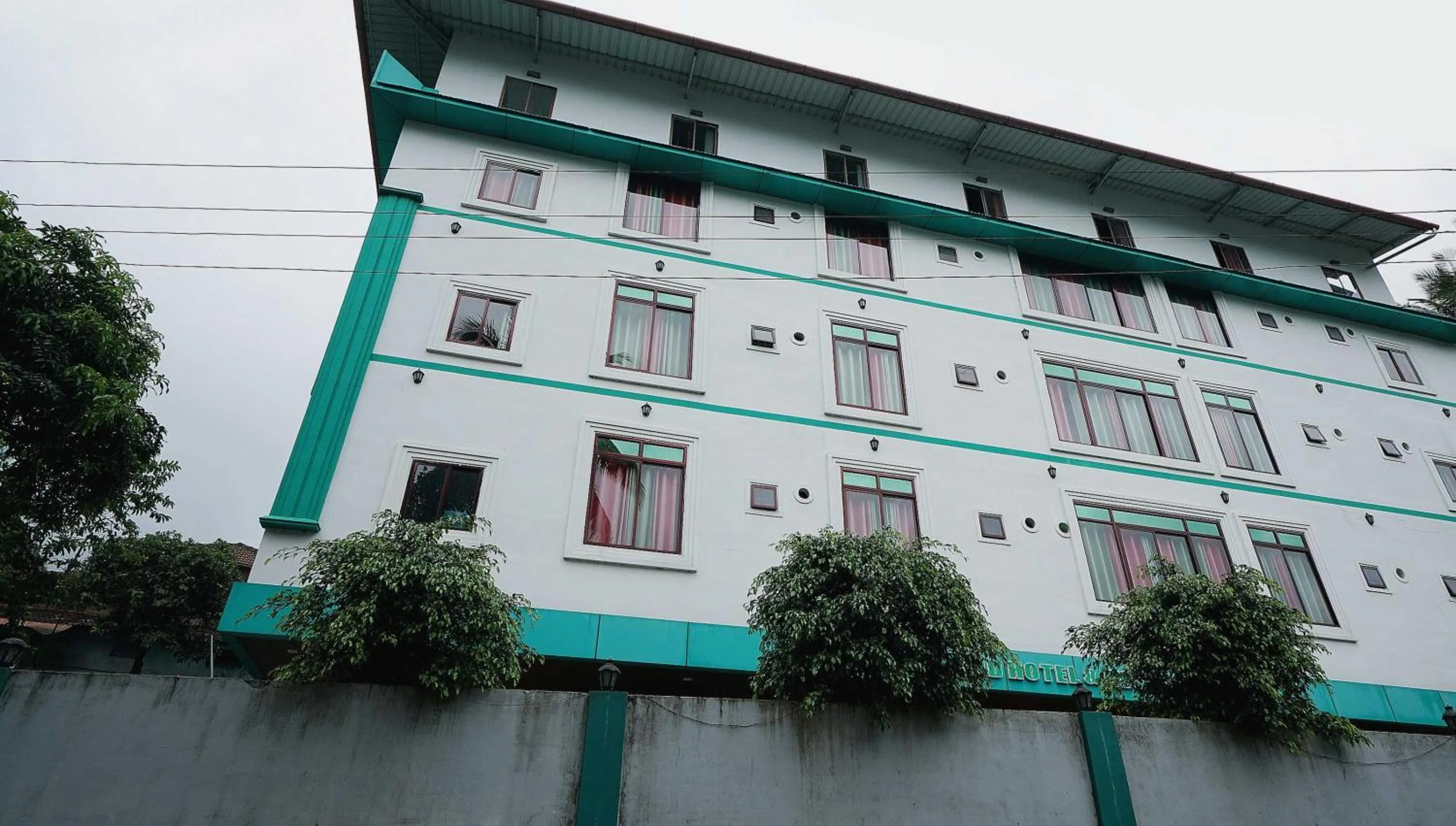 Facade/entrance in Hotel O Greenland