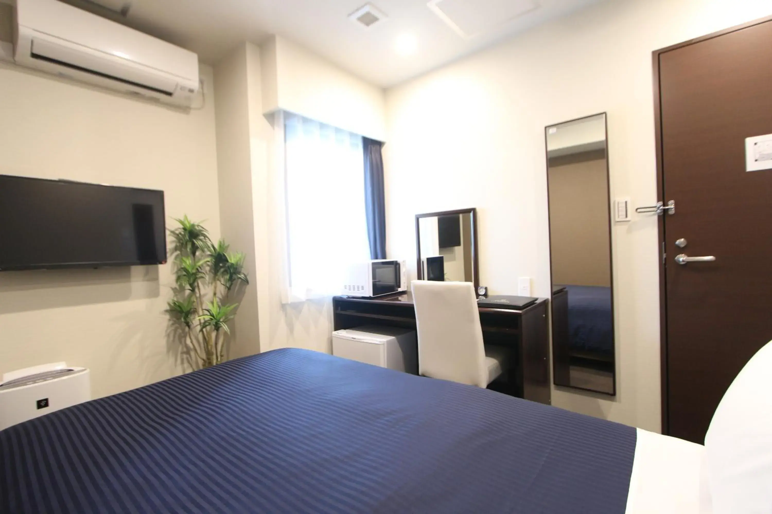 Photo of the whole room, Bed in HOTEL LiVEMAX Higashi Ginza Photo of the whole room, Bed in HOTEL LiVEMAX Higashi Ginza