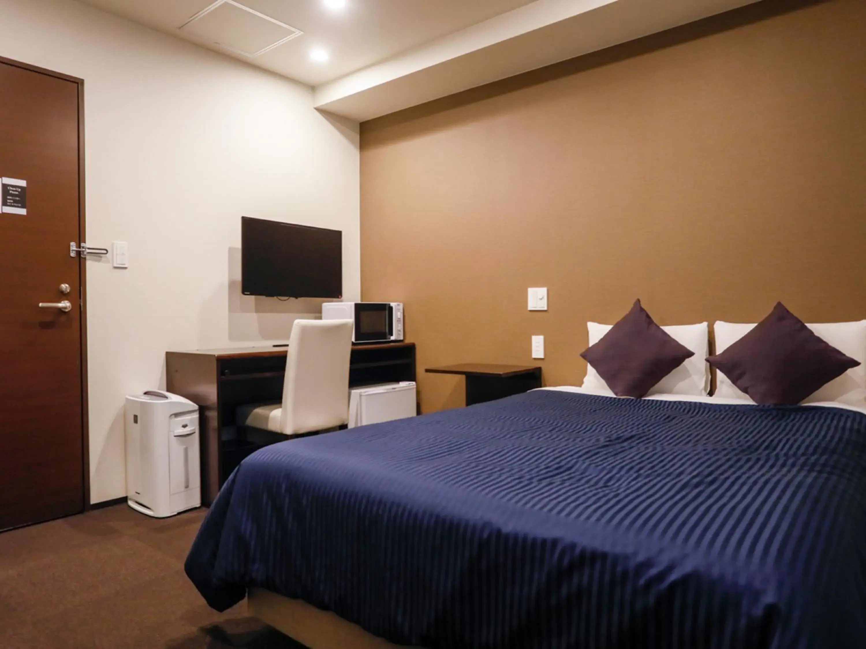 Bed in HOTEL LiVEMAX Higashi Ginza Bed in HOTEL LiVEMAX Higashi Ginza