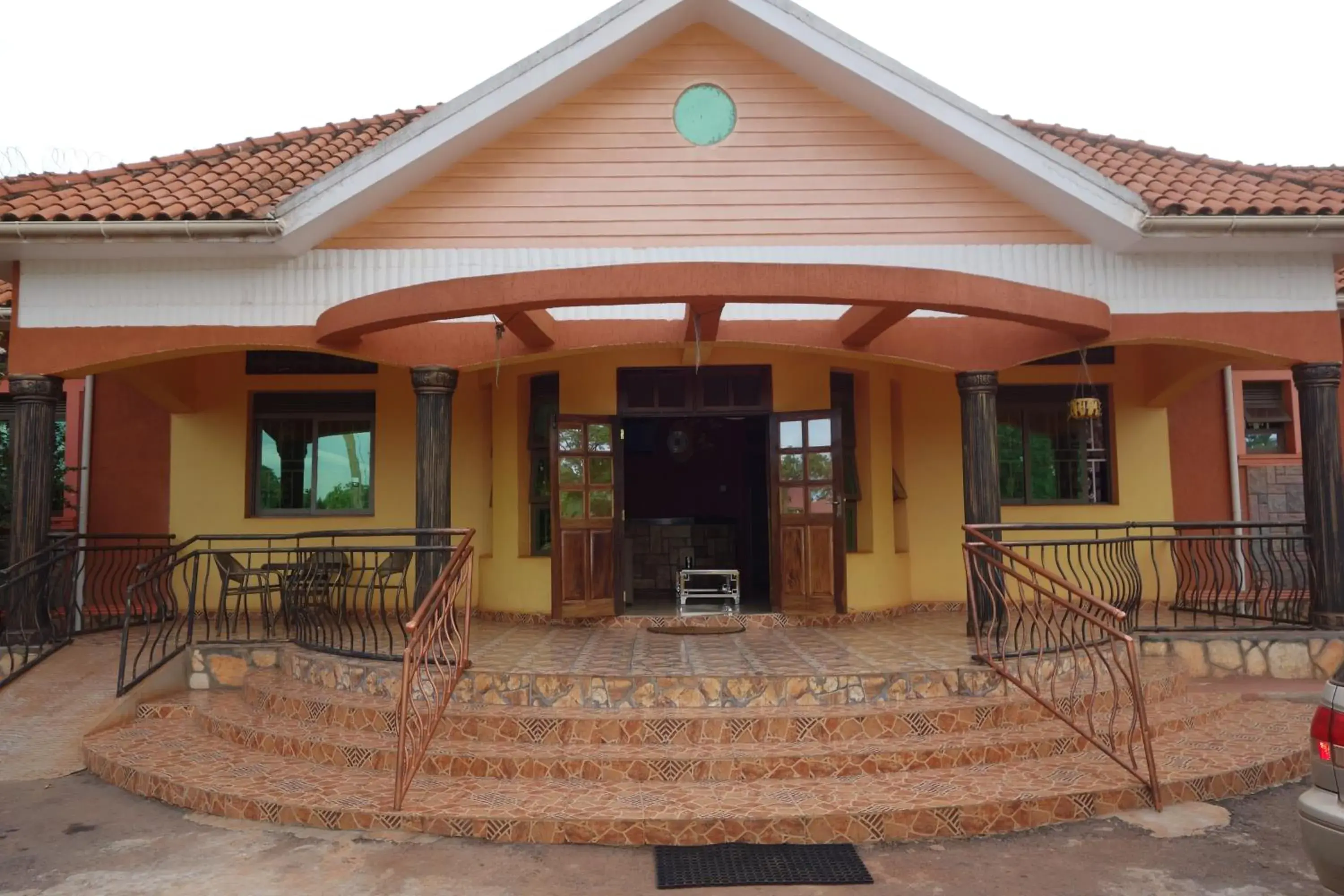 Facade/entrance in Impala Suites Facade/entrance in Impala Suites