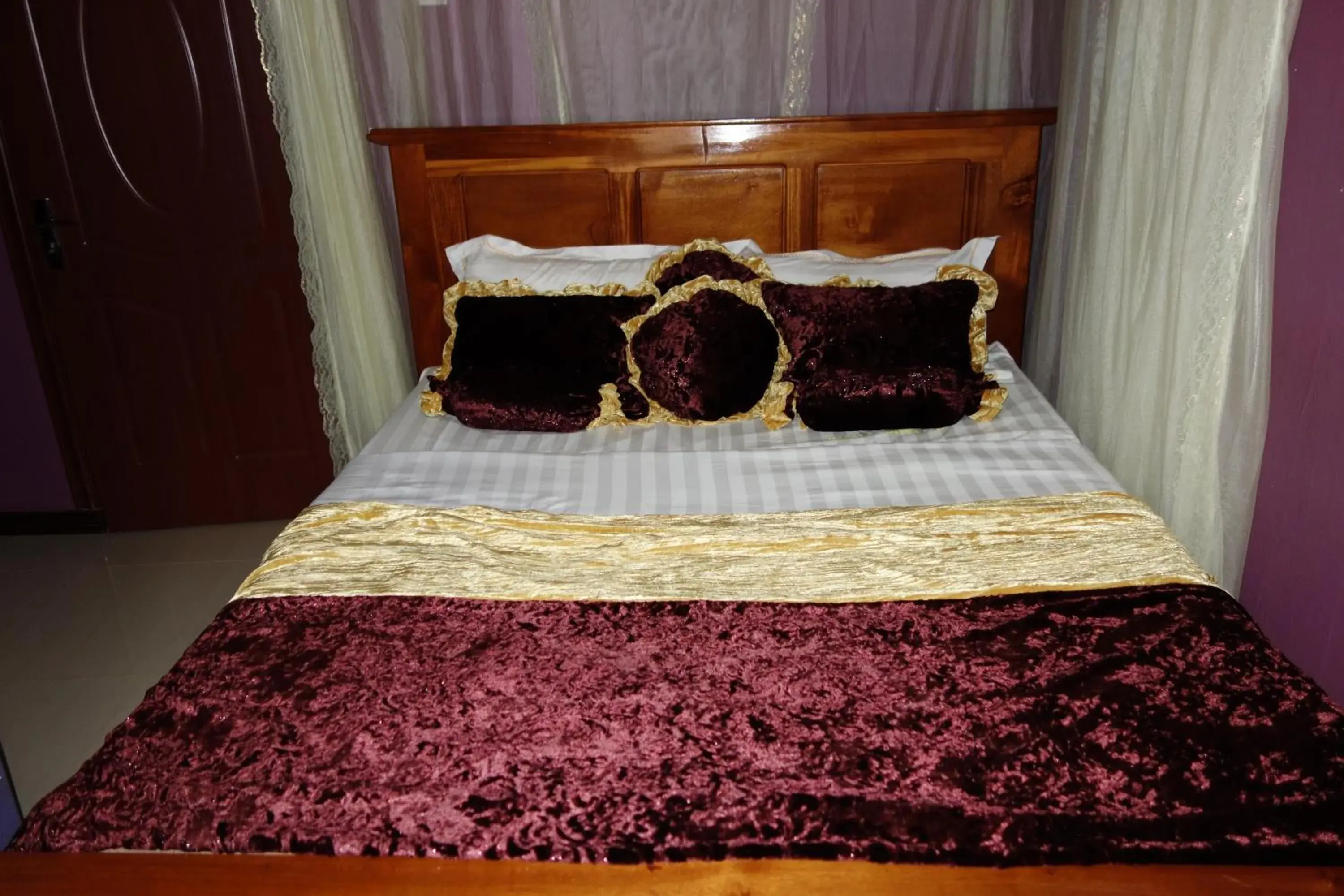 Bed in Impala Suites Bed in Impala Suites