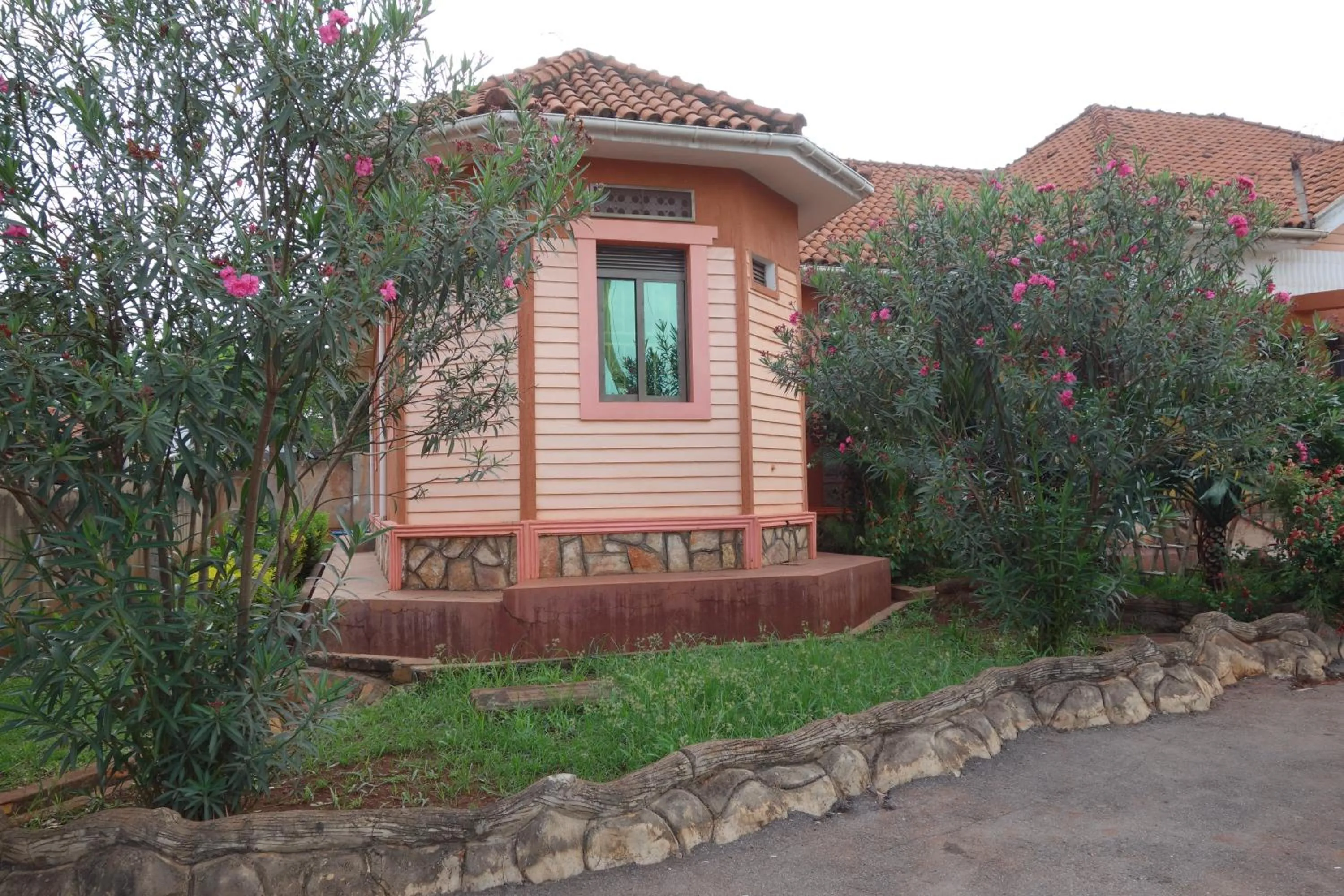 Facade/entrance in Impala Suites