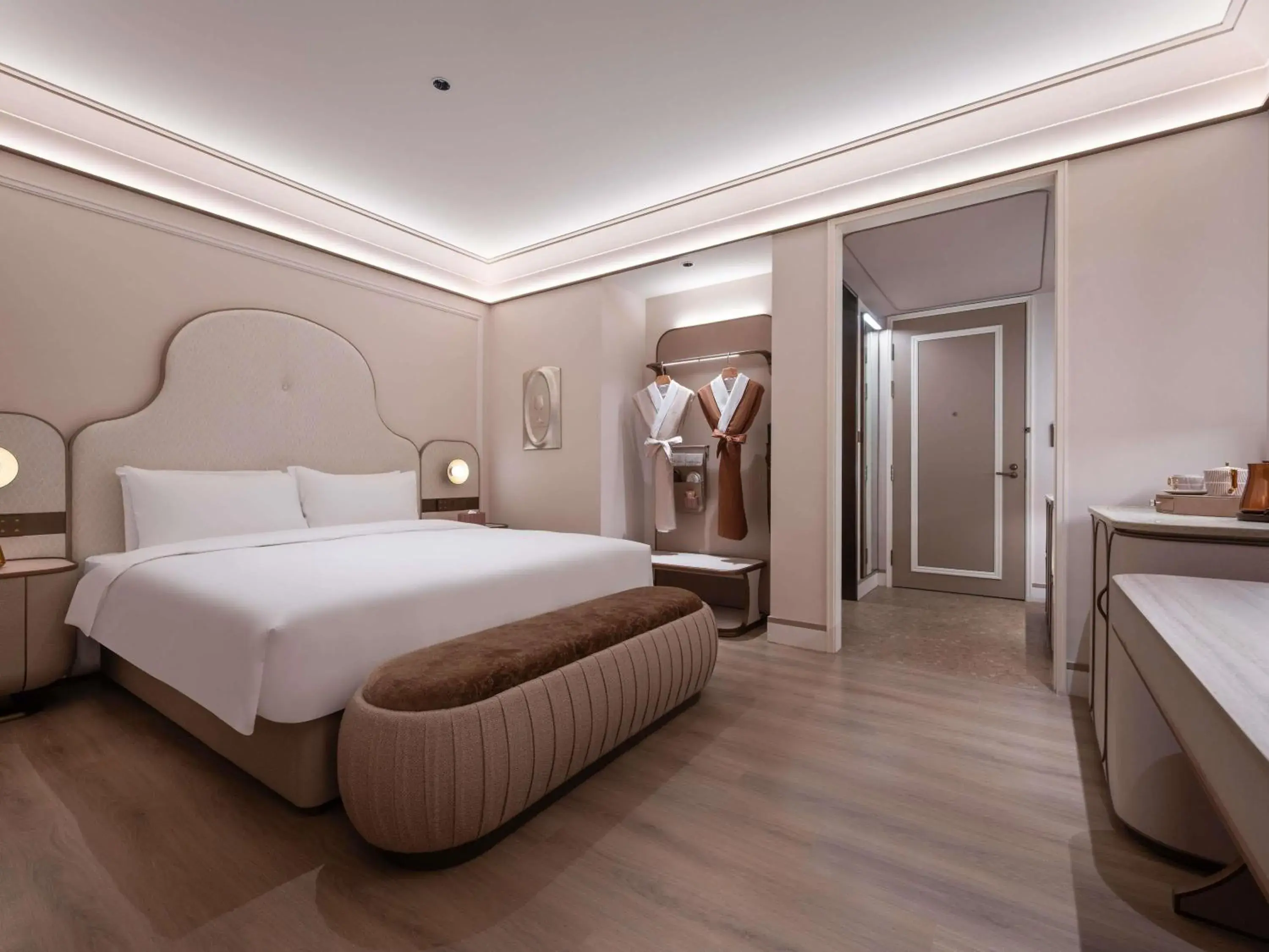 Superior King Room in Mercure Hangzhou West Lake Yuquan Superior King Room in Mercure Hangzhou West Lake Yuquan