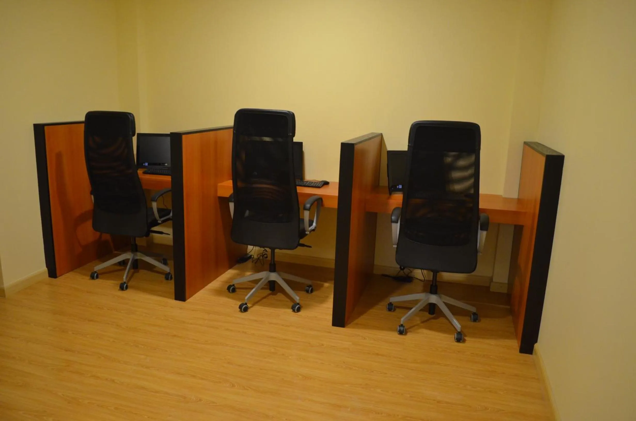 Area and facilities in One to One