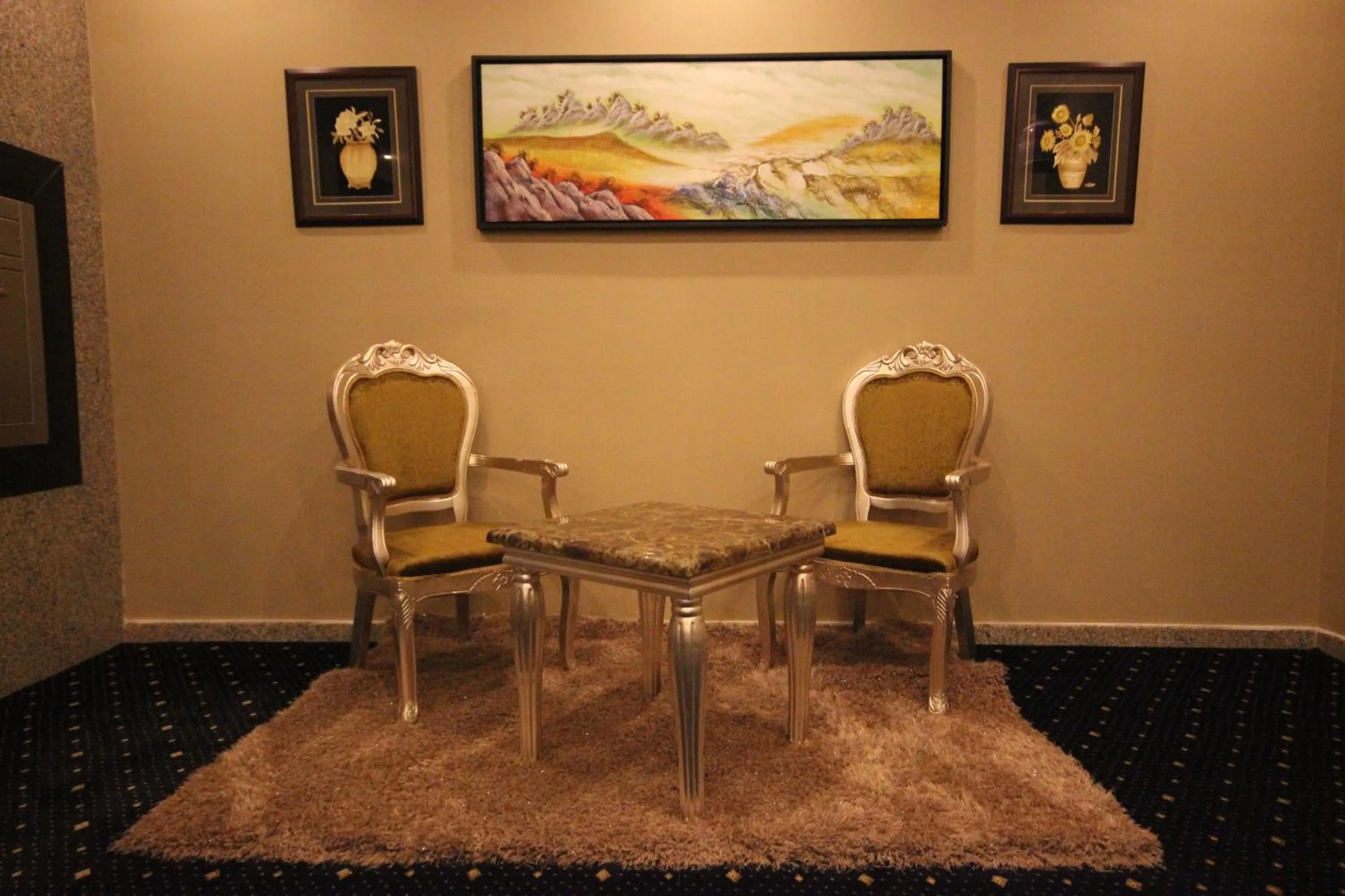 Decorative detail in One to One