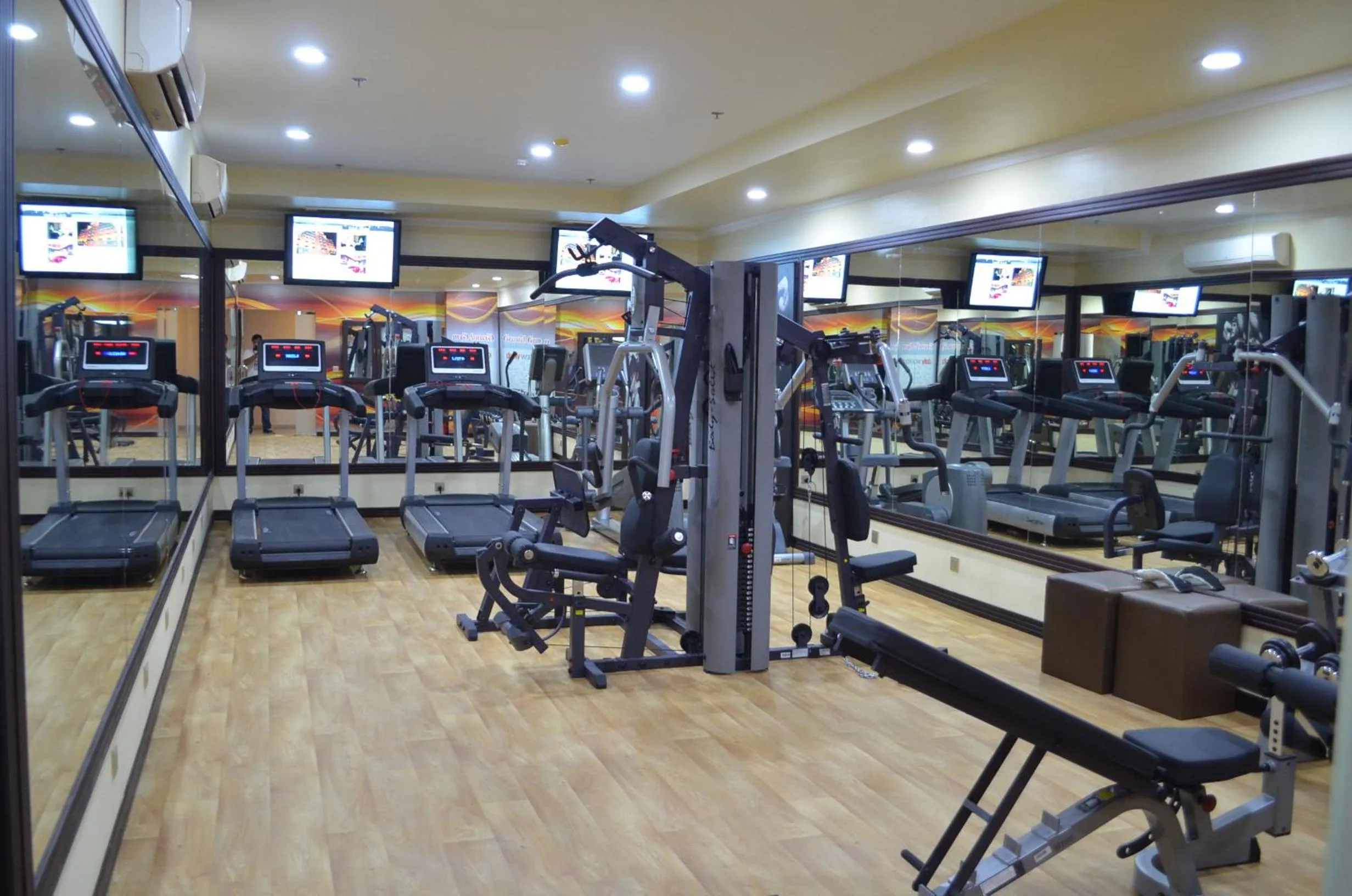 Fitness centre/facilities in One to One