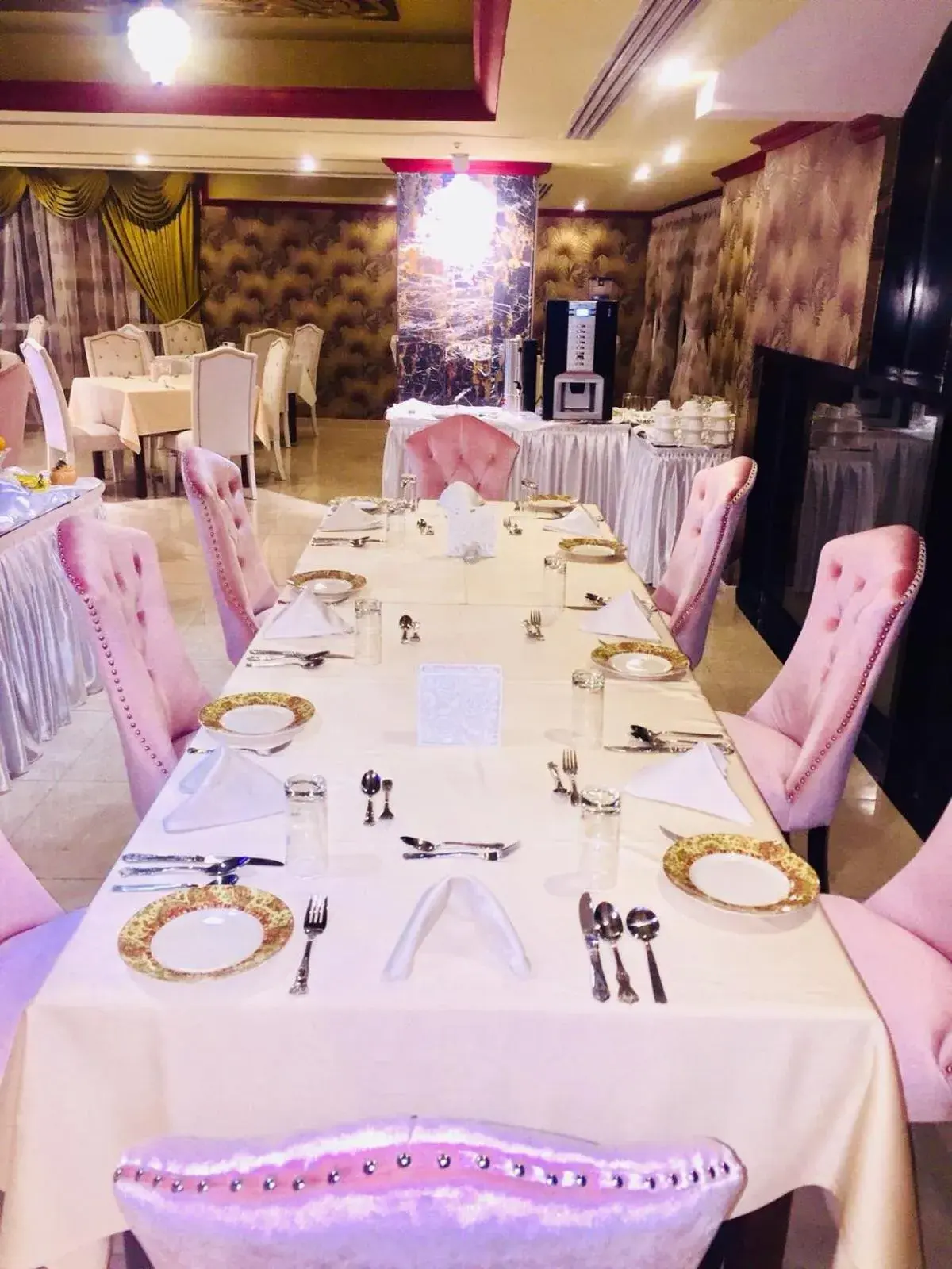 Breakfast in One to One Breakfast in One to One