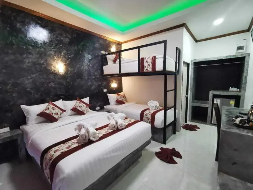 Bed in Lanta Long Beach Hostel Bed in Lanta Long Beach Hostel