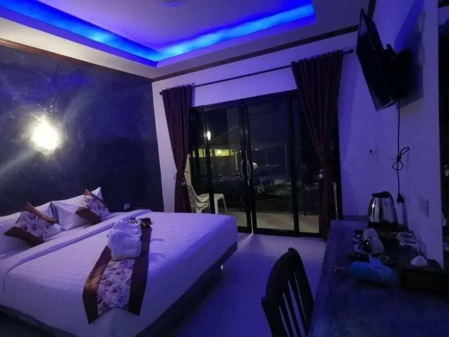 Bed in Lanta Long Beach Hostel