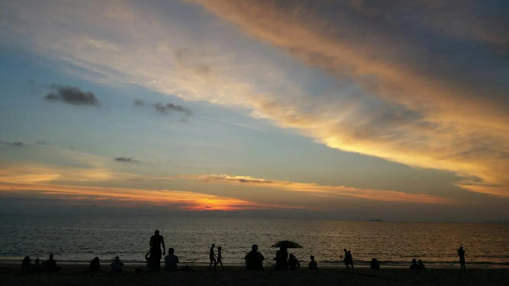 Lanta Long Beach Hostel