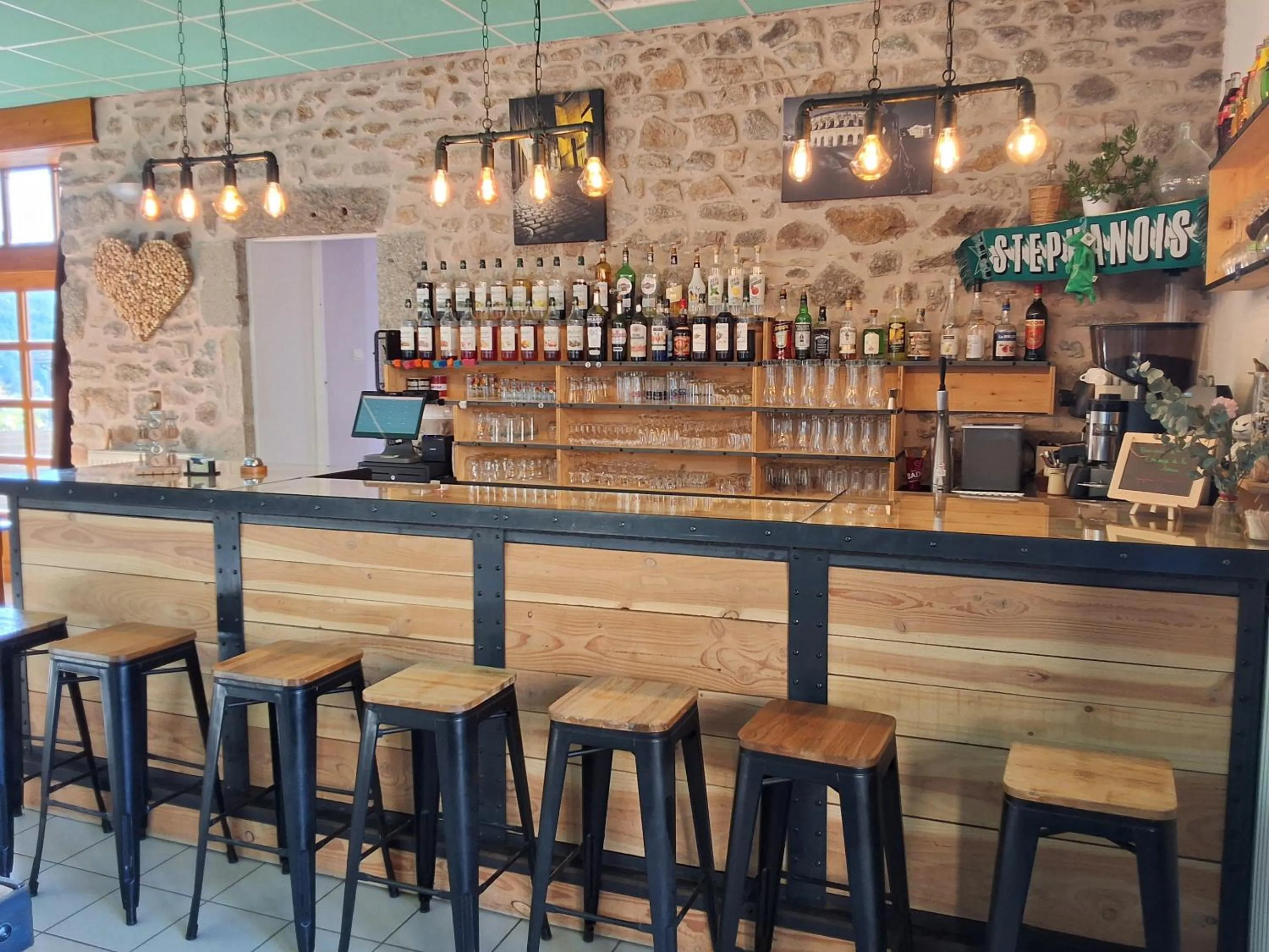 Lounge or bar in L'auberge De La Source