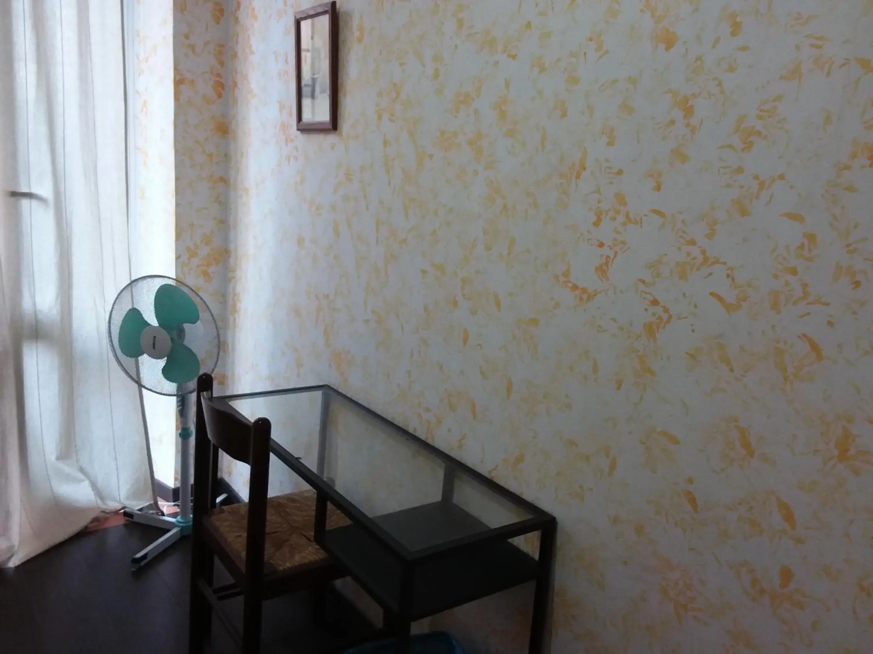 Basic Triple Room with Shared Bathroom in Residenza Laterano Basic Triple Room with Shared Bathroom in Residenza Laterano