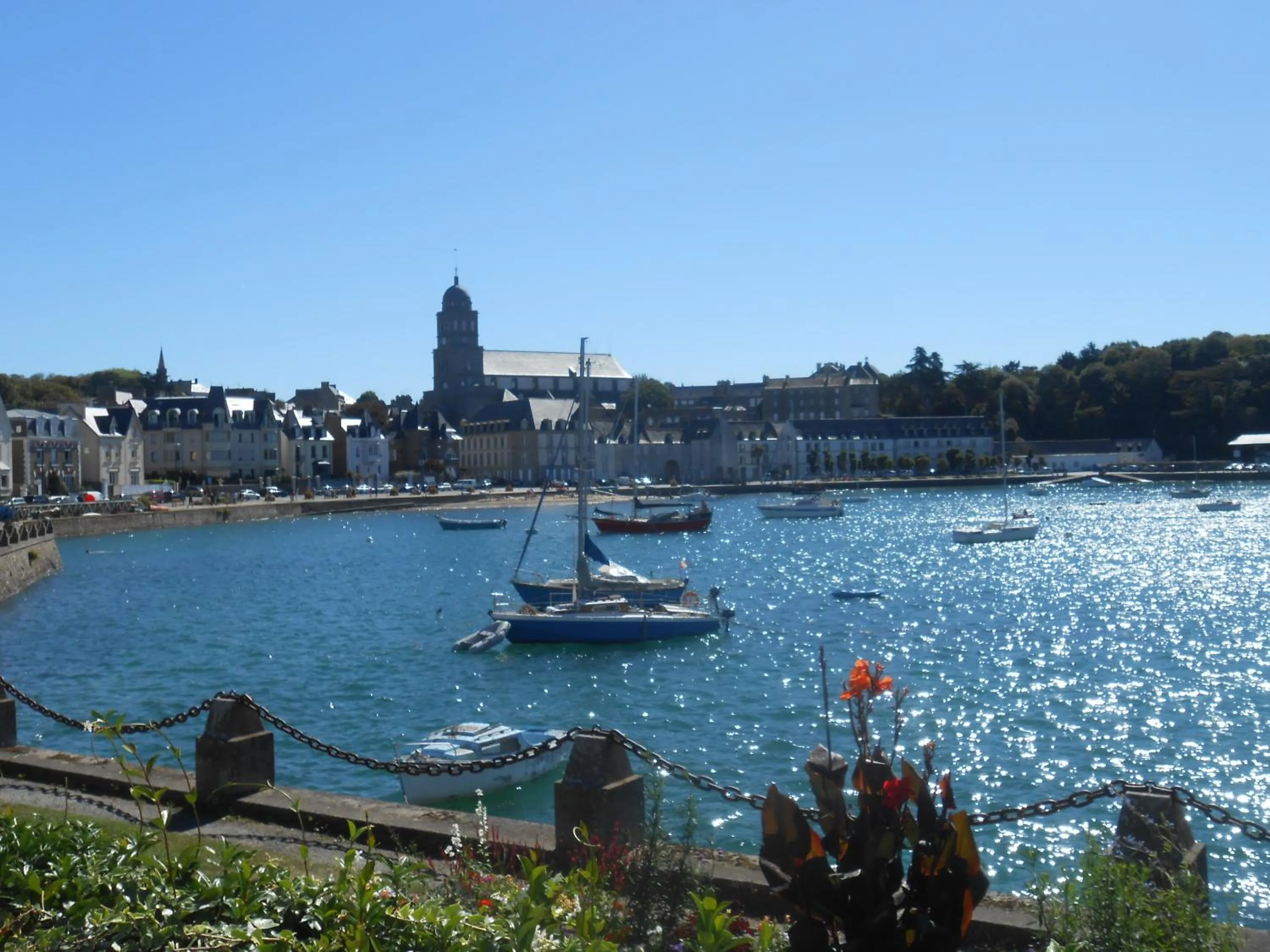 Nearby landmark in La Tocade Del Arte - Dinan