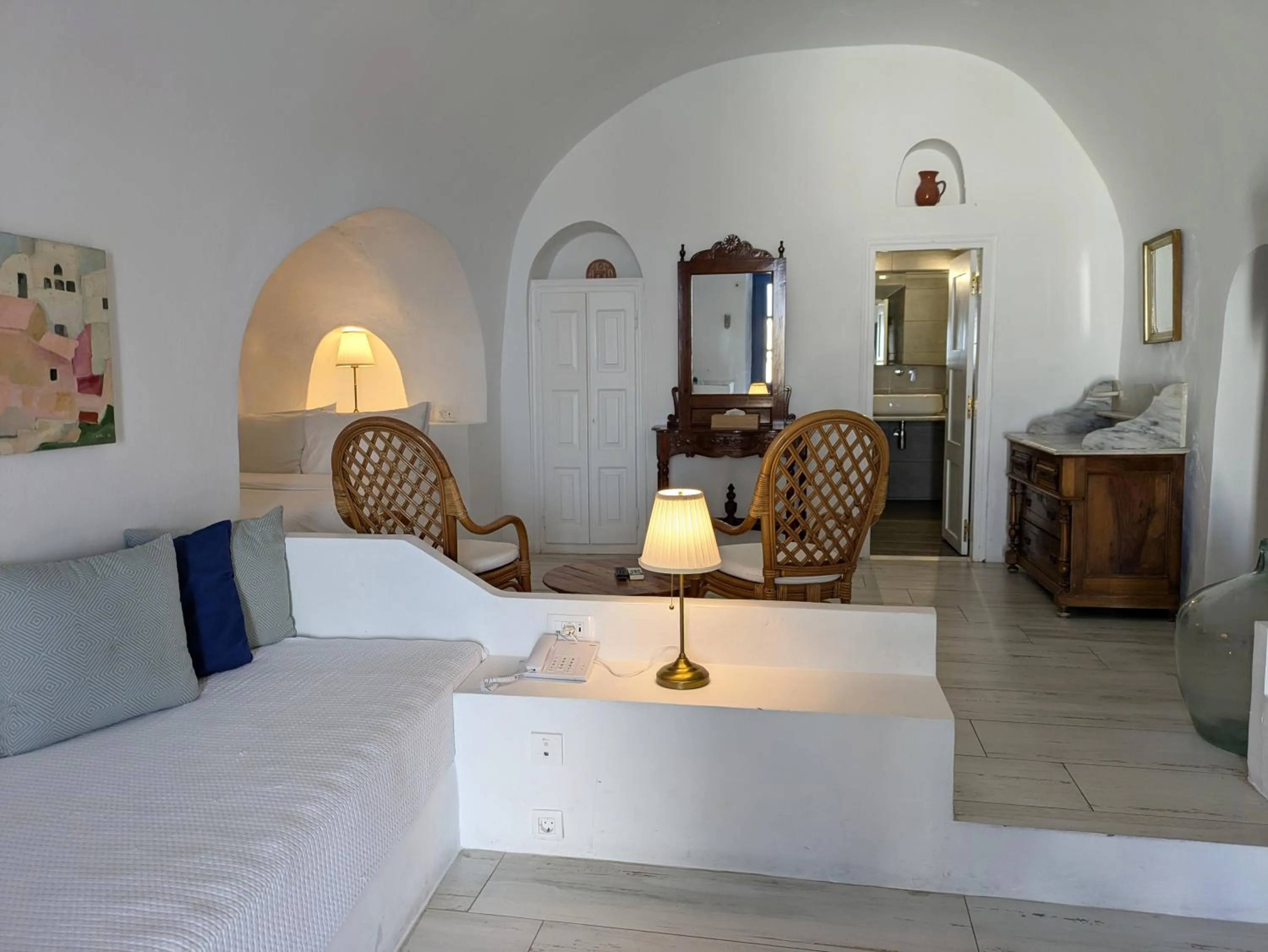 Photo of the whole room in Heliotopos