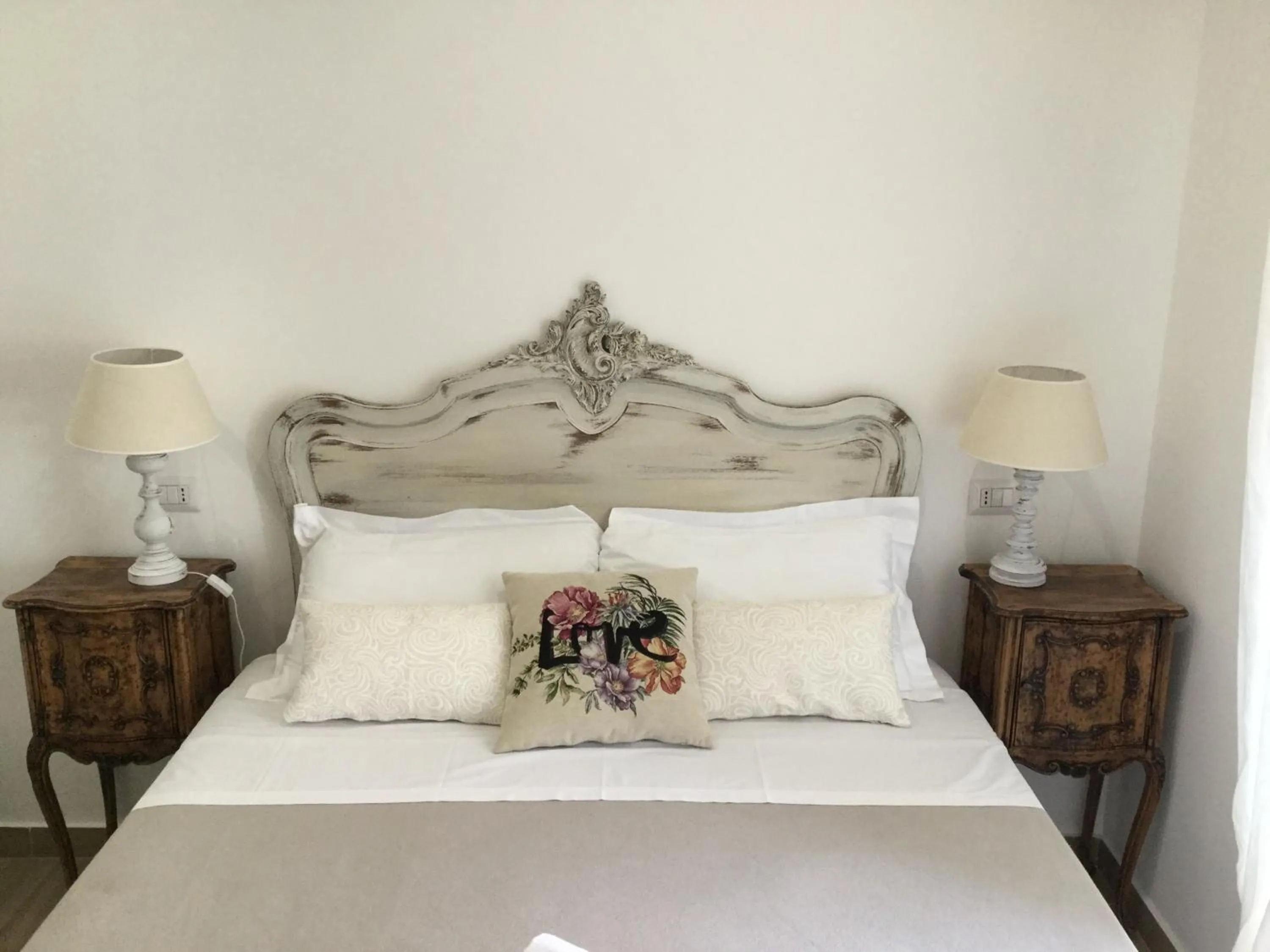 Decorative detail, Bed in Maison Coquette