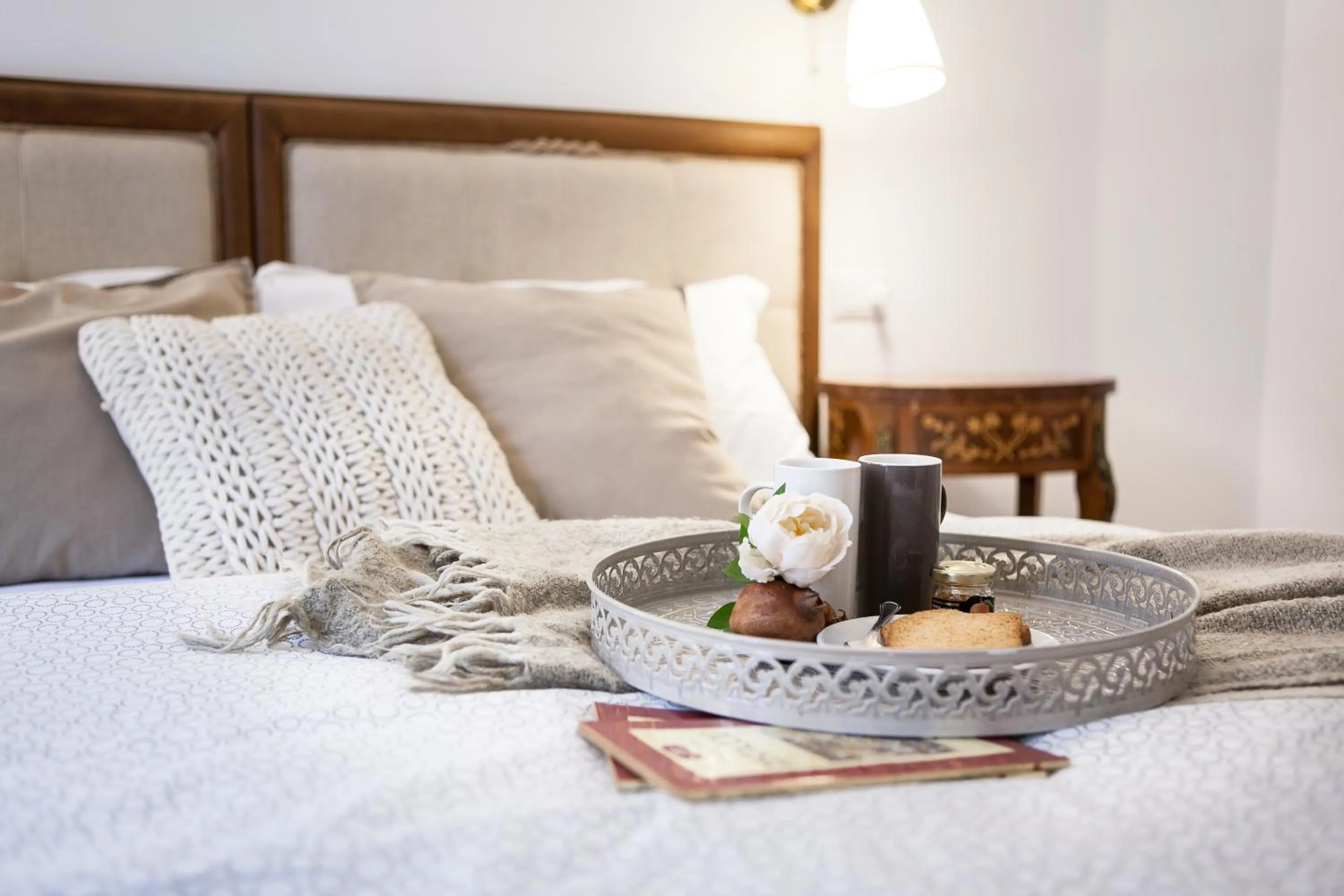 Food and drinks, Bed in Maison Coquette