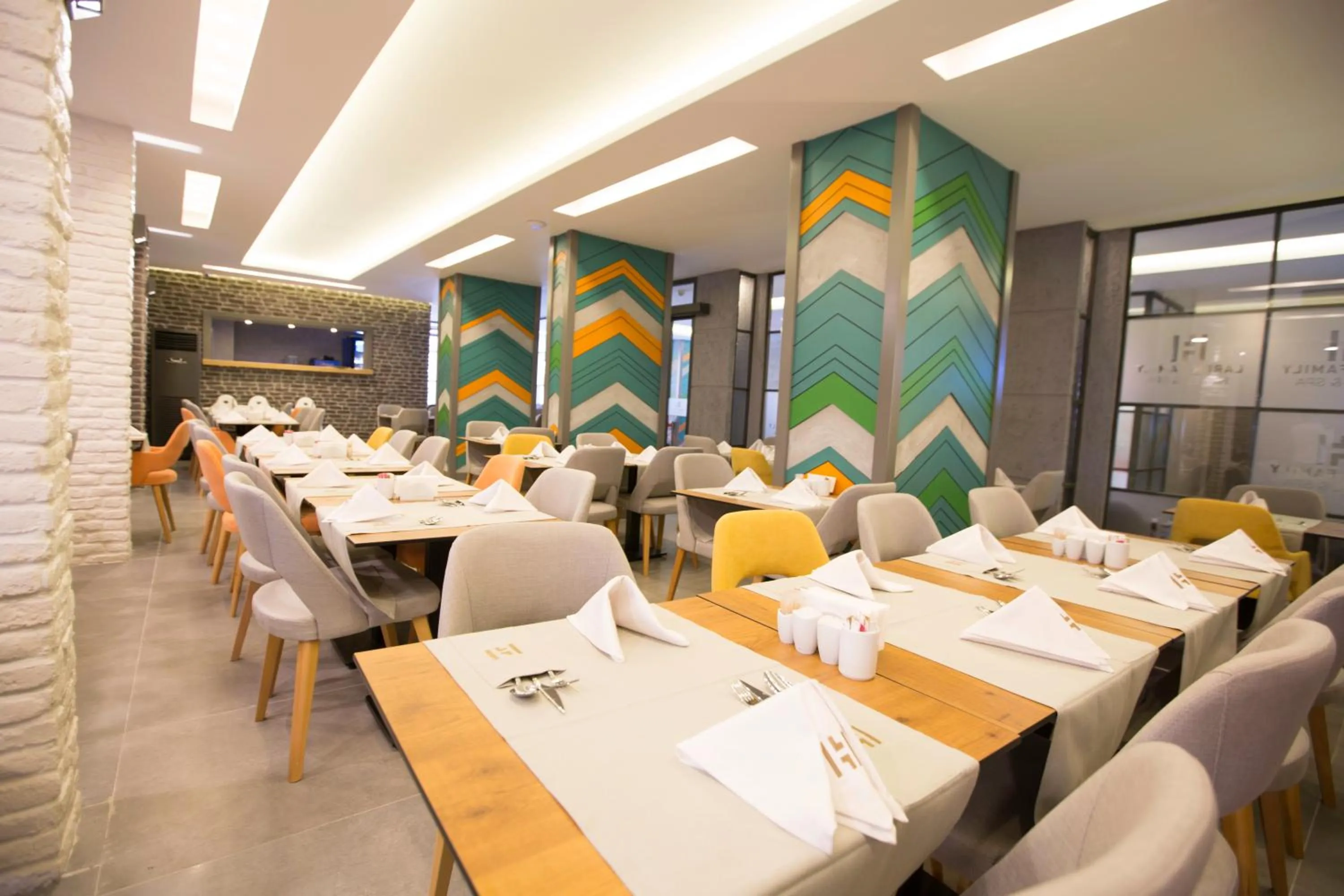 Restaurant/places to eat in Laren Family Hotel & Spa - Boutique Class