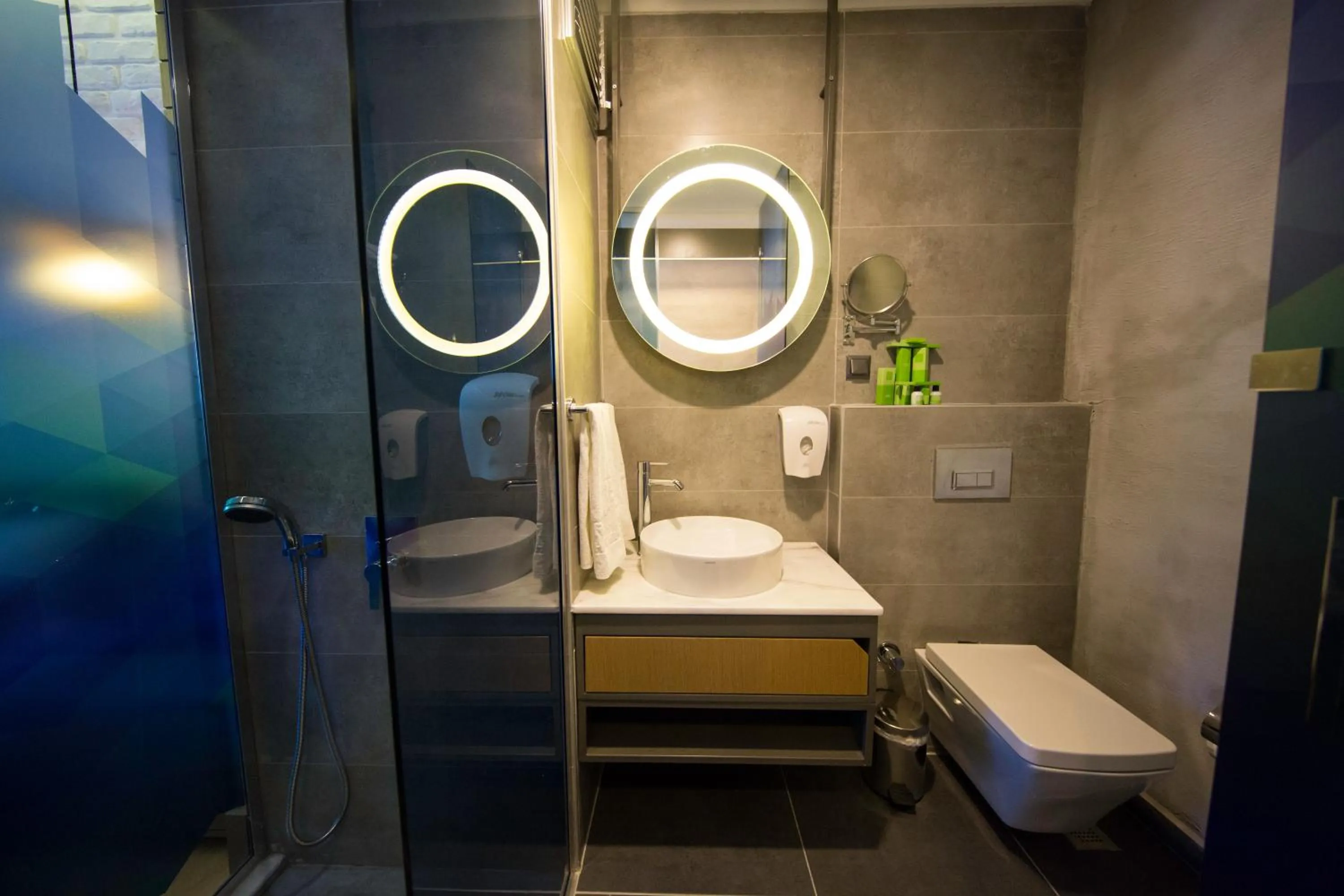 Shower in Laren Family Hotel & Spa - Boutique Class