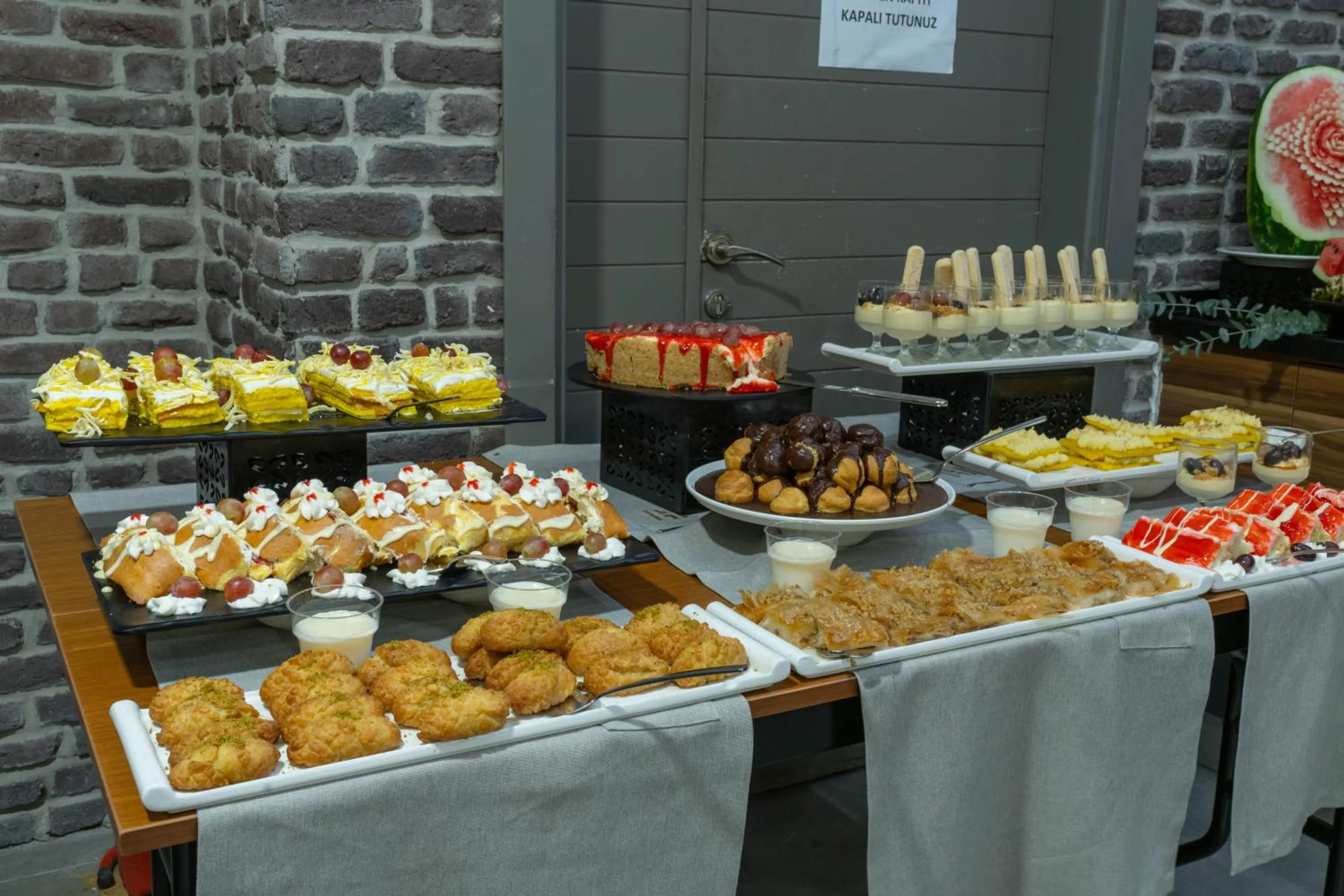 Food and drinks in Laren Family Hotel & Spa - Boutique Class