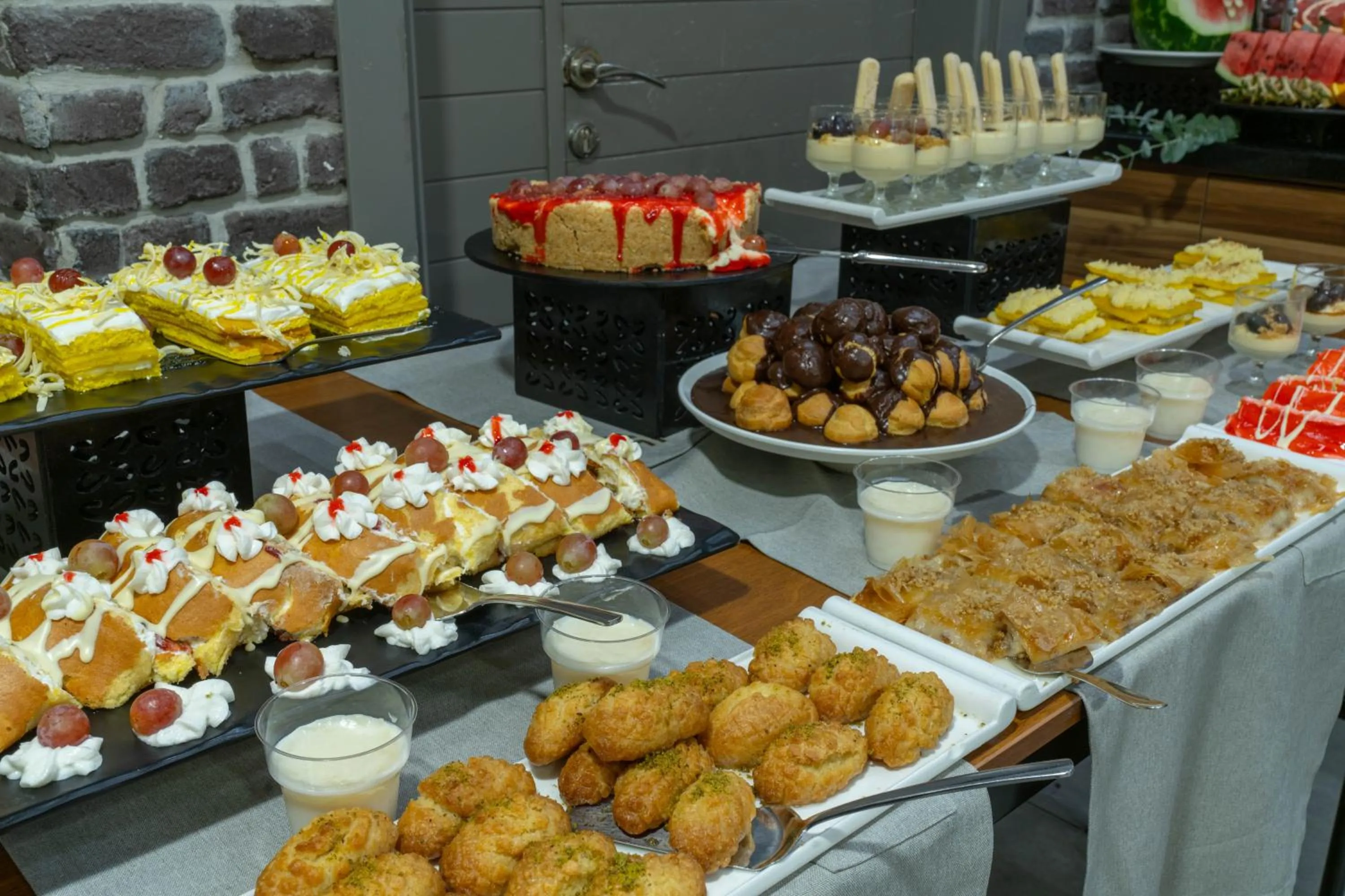 Food and drinks in Laren Family Hotel & Spa - Boutique Class