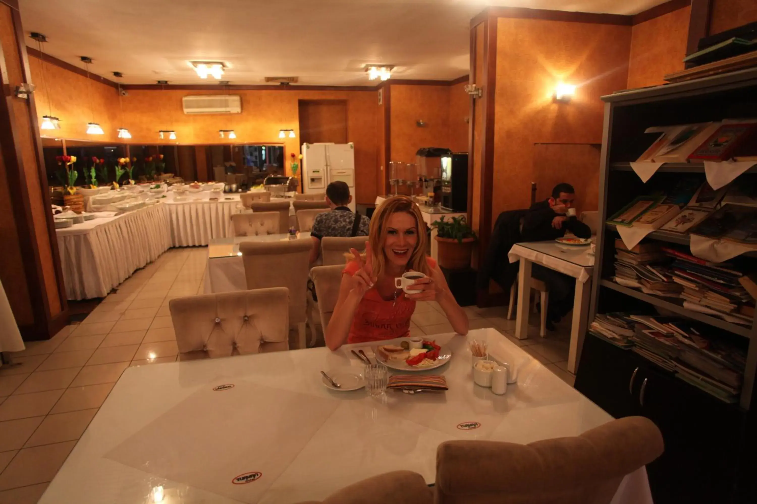 Restaurant/places to eat in Turvan Hotel Restaurant/places to eat in Turvan Hotel