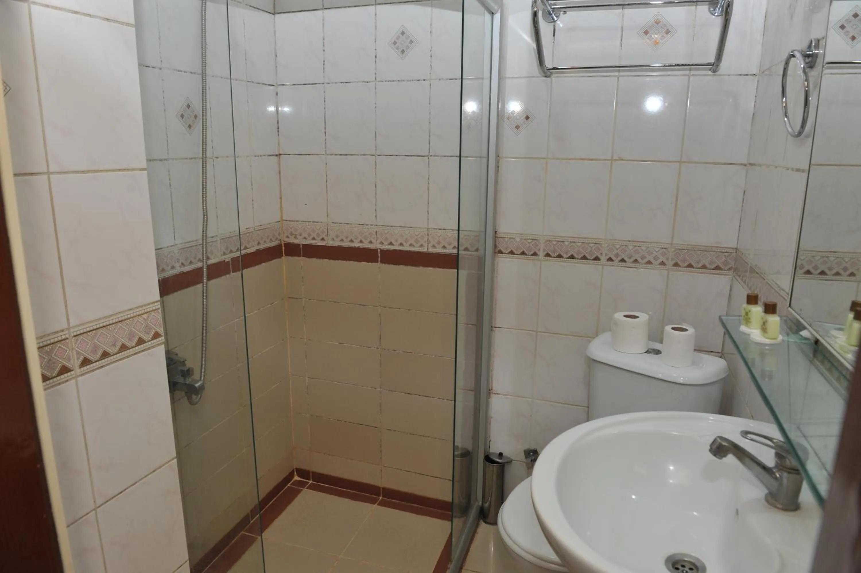 Bathroom in Turvan Hotel