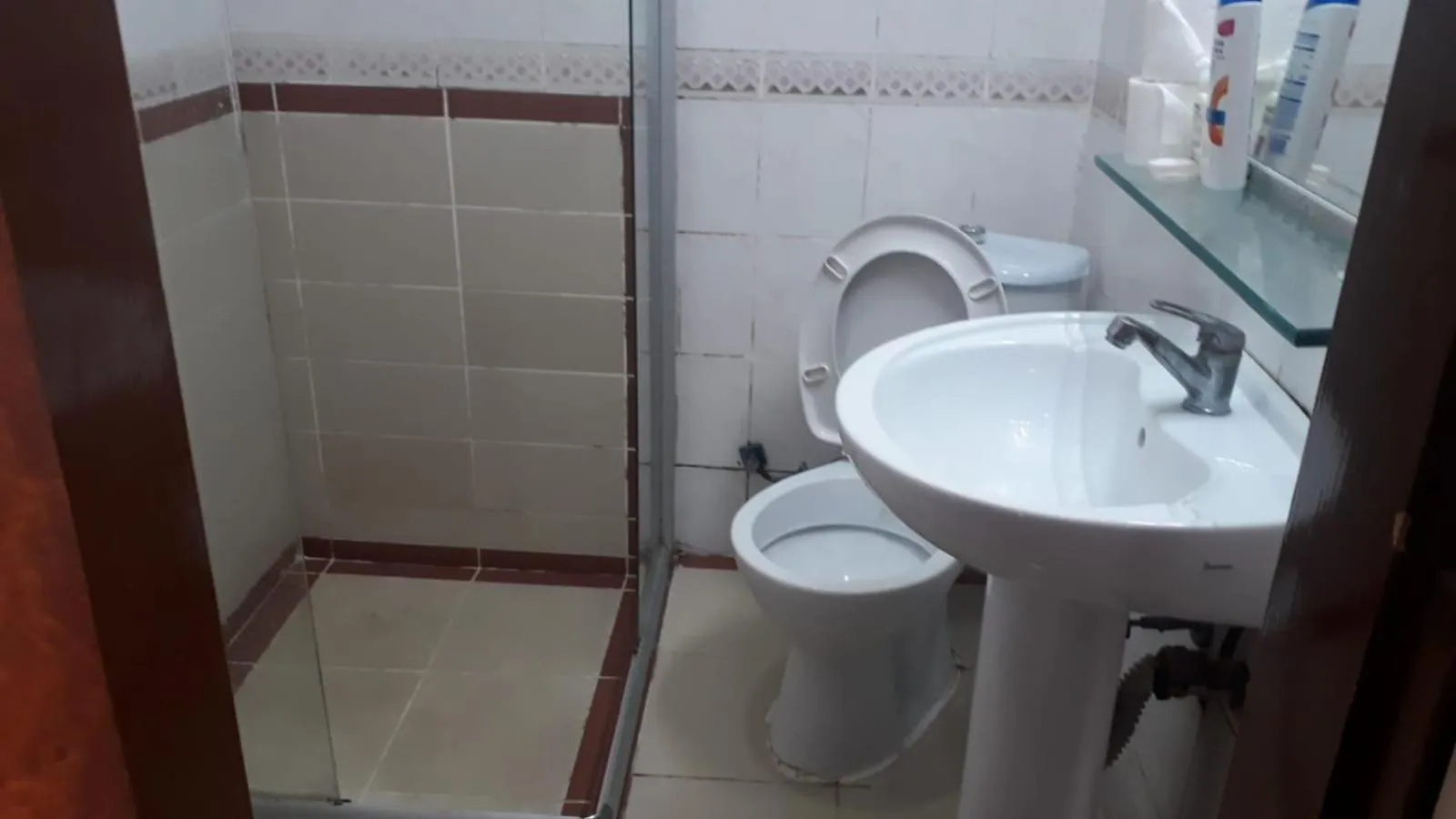 Bathroom in Turvan Hotel