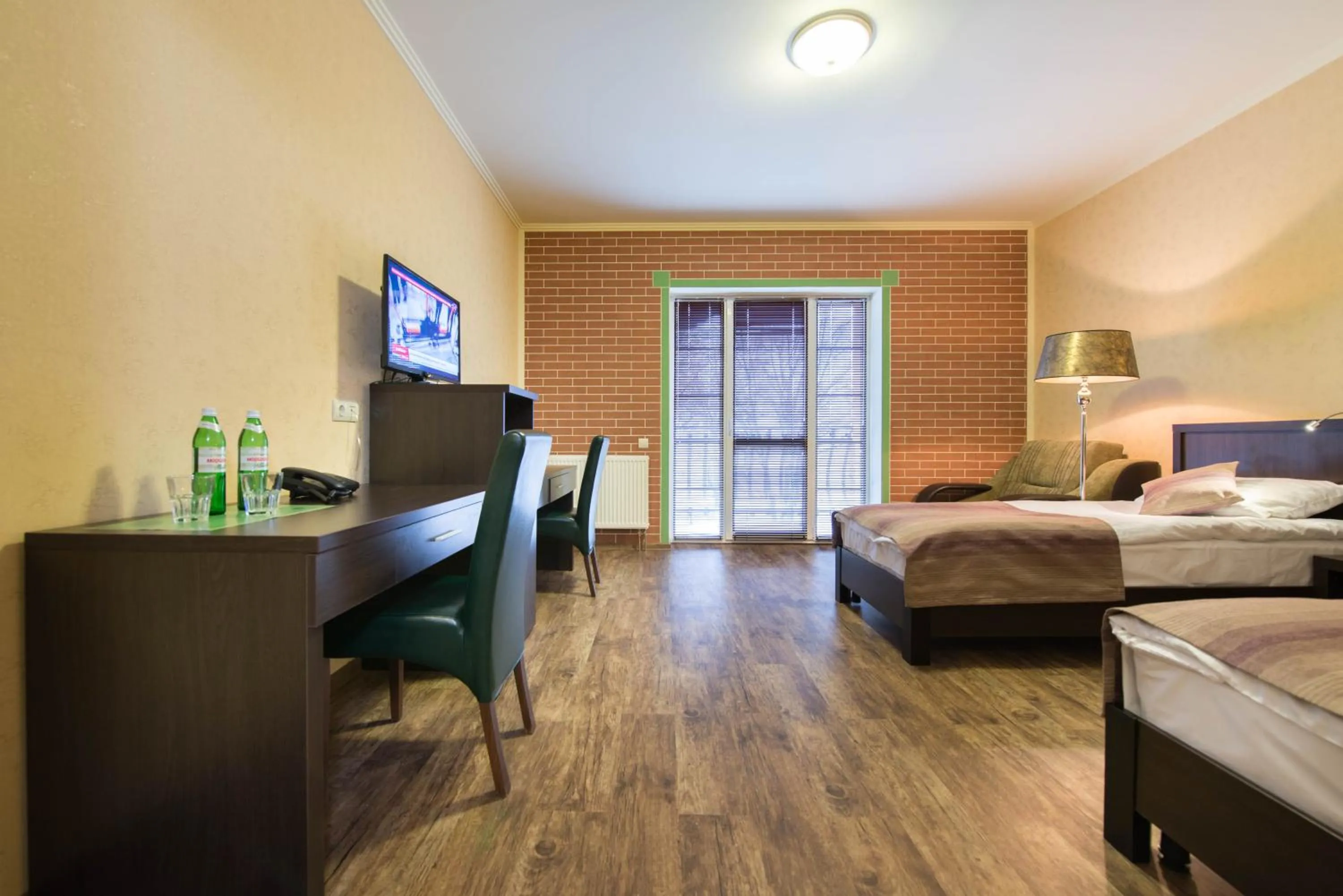 Photo of the whole room, Bed in Green Villa