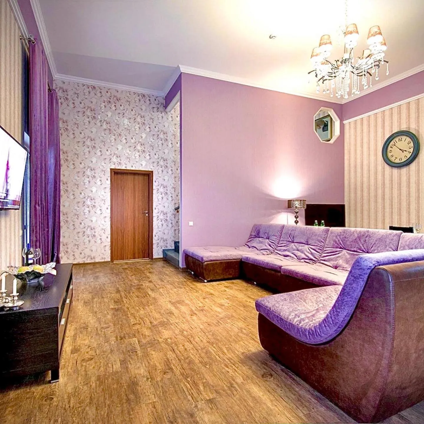 Photo of the whole room, Bed in Green Villa