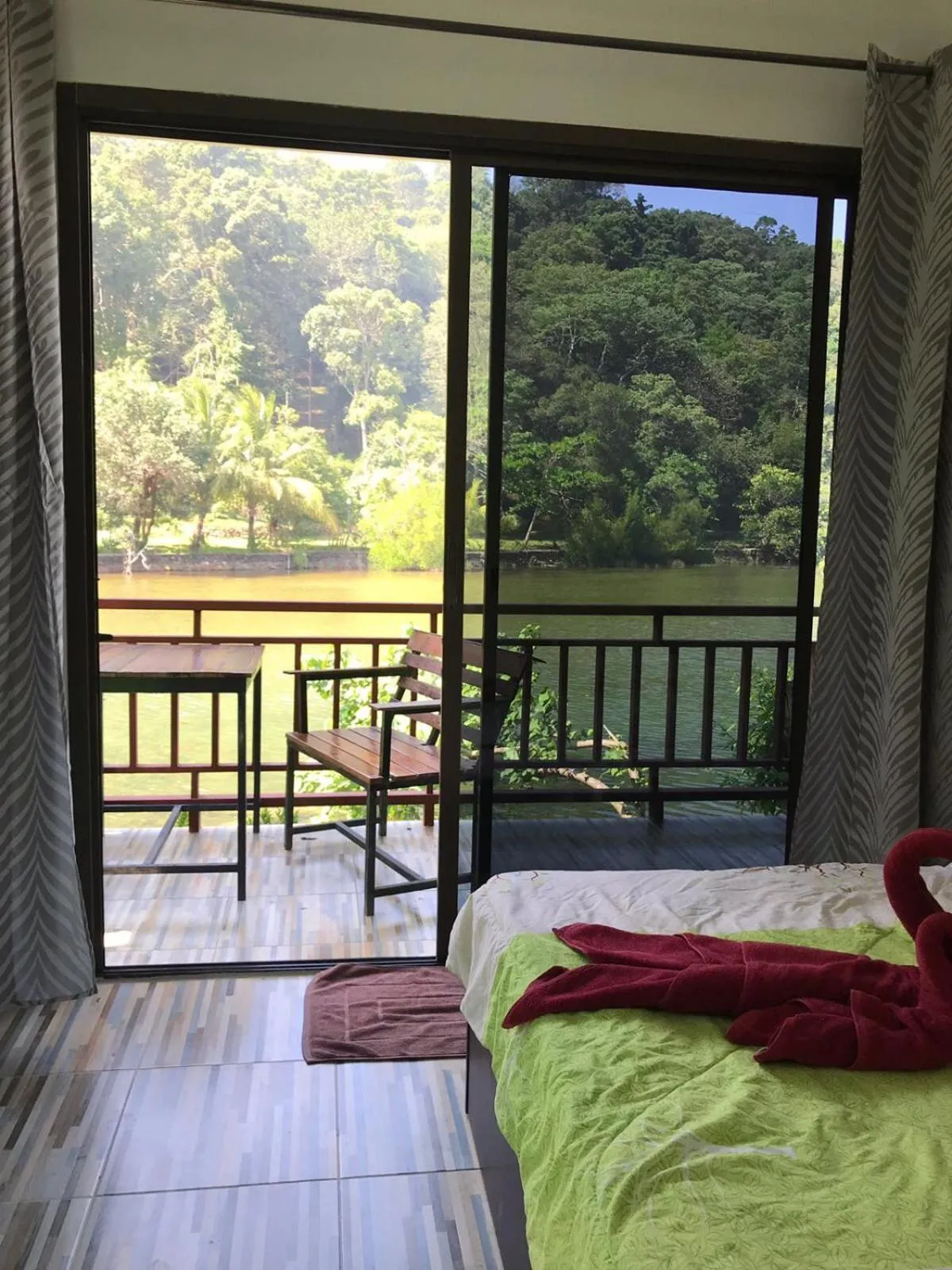 Balcony/Terrace, Bed in Yuyu Golden Beach