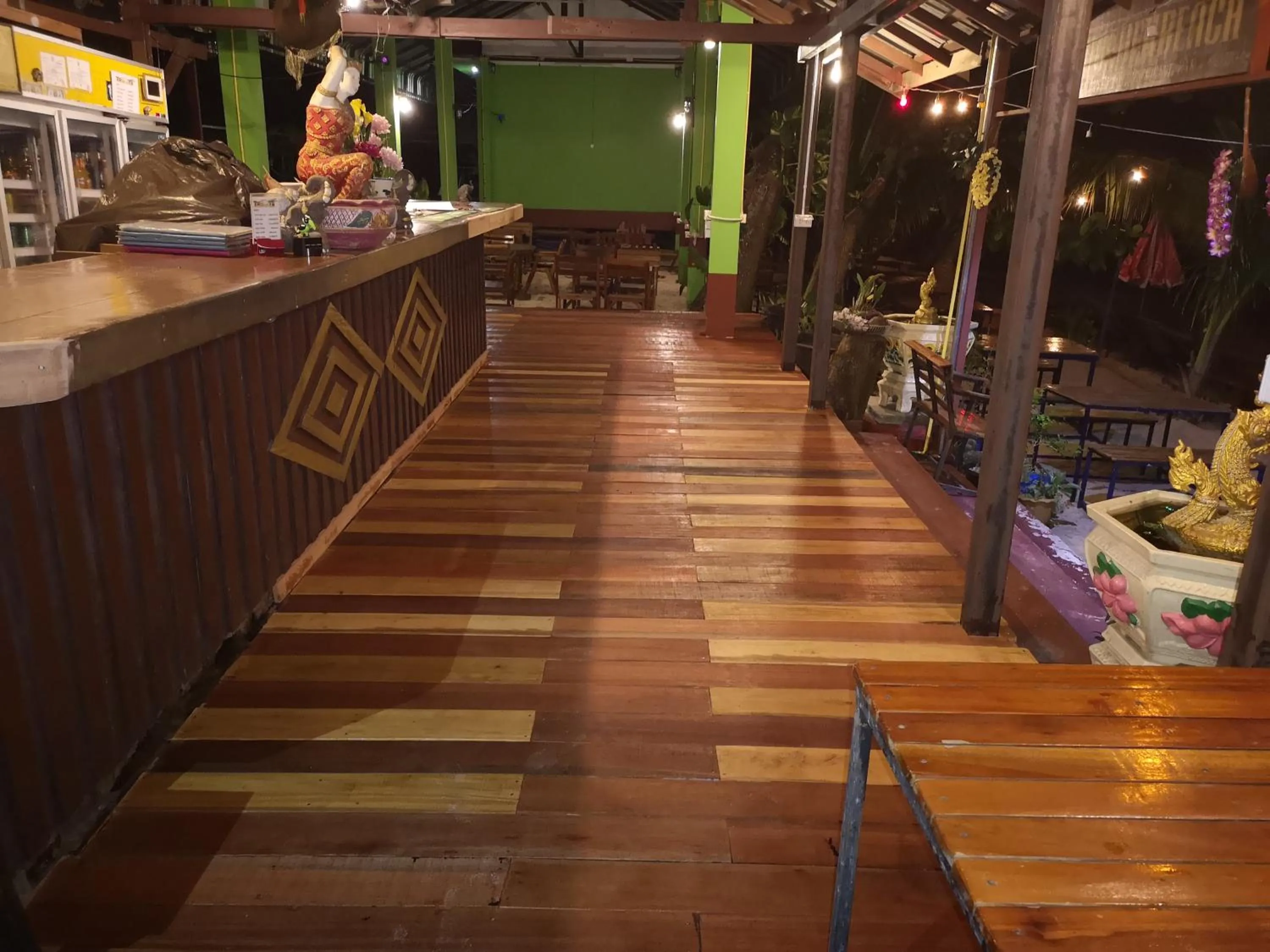 Restaurant/places to eat in Yuyu Golden Beach