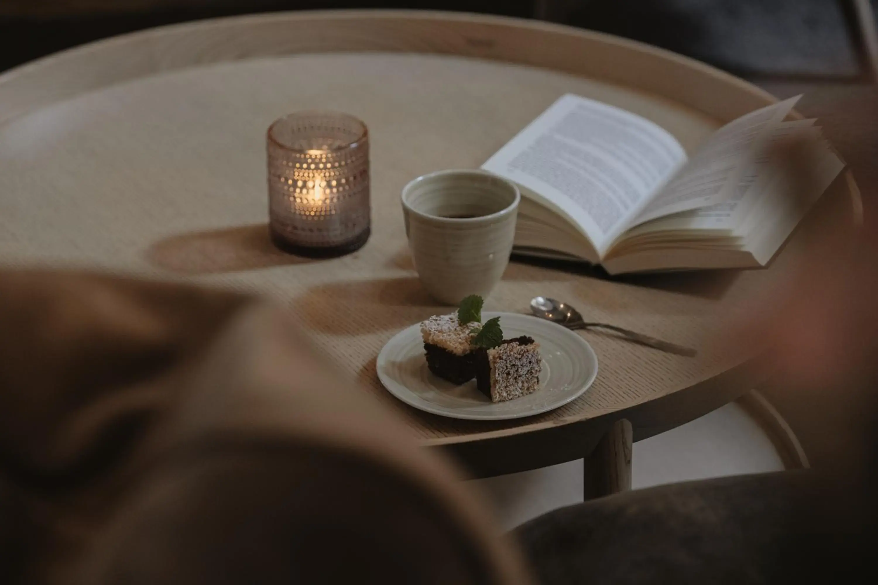 Lounge or bar in Home Hotel Borgen Lounge or bar in Home Hotel Borgen