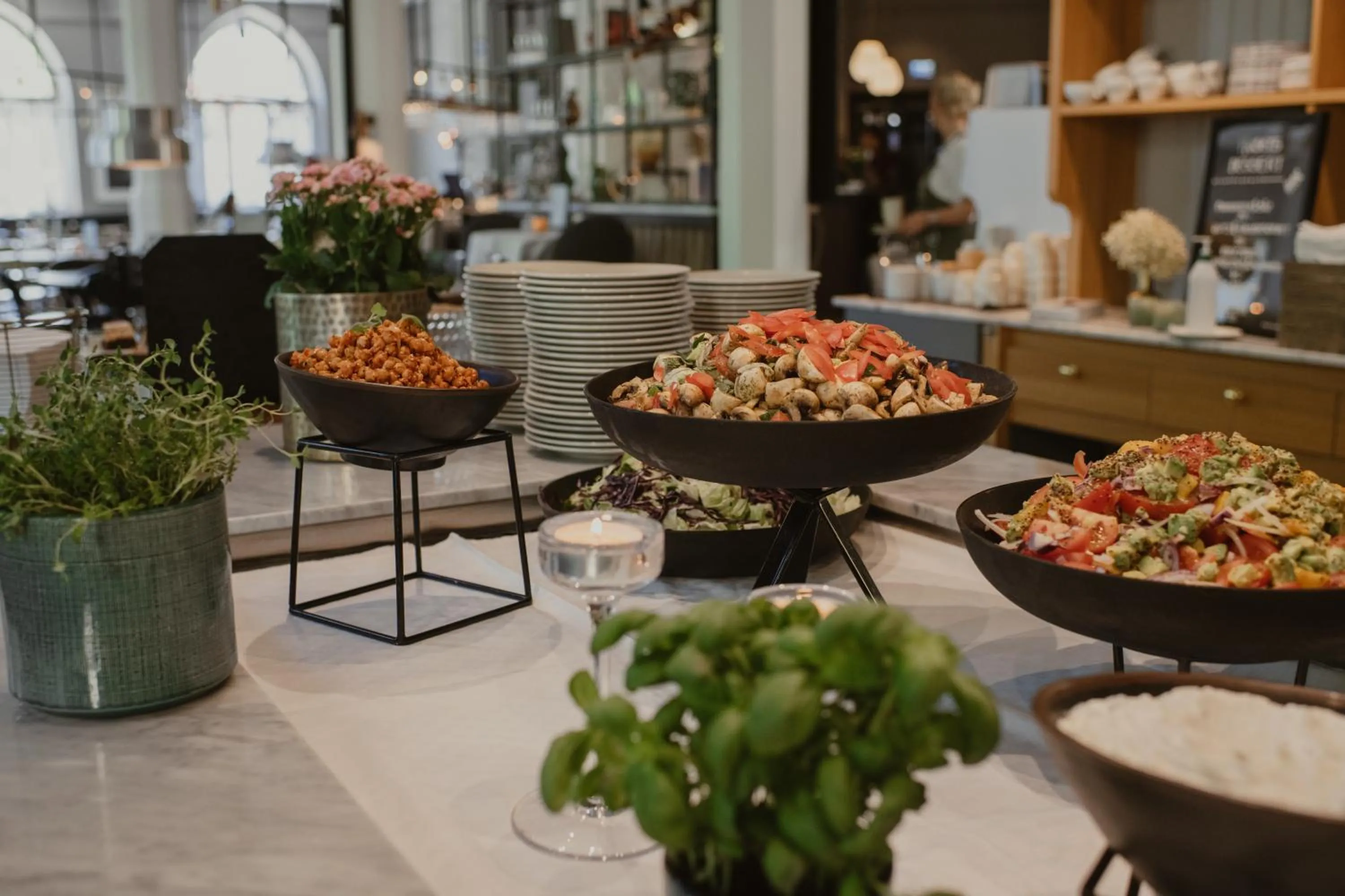 Restaurant/places to eat in Home Hotel Borgen