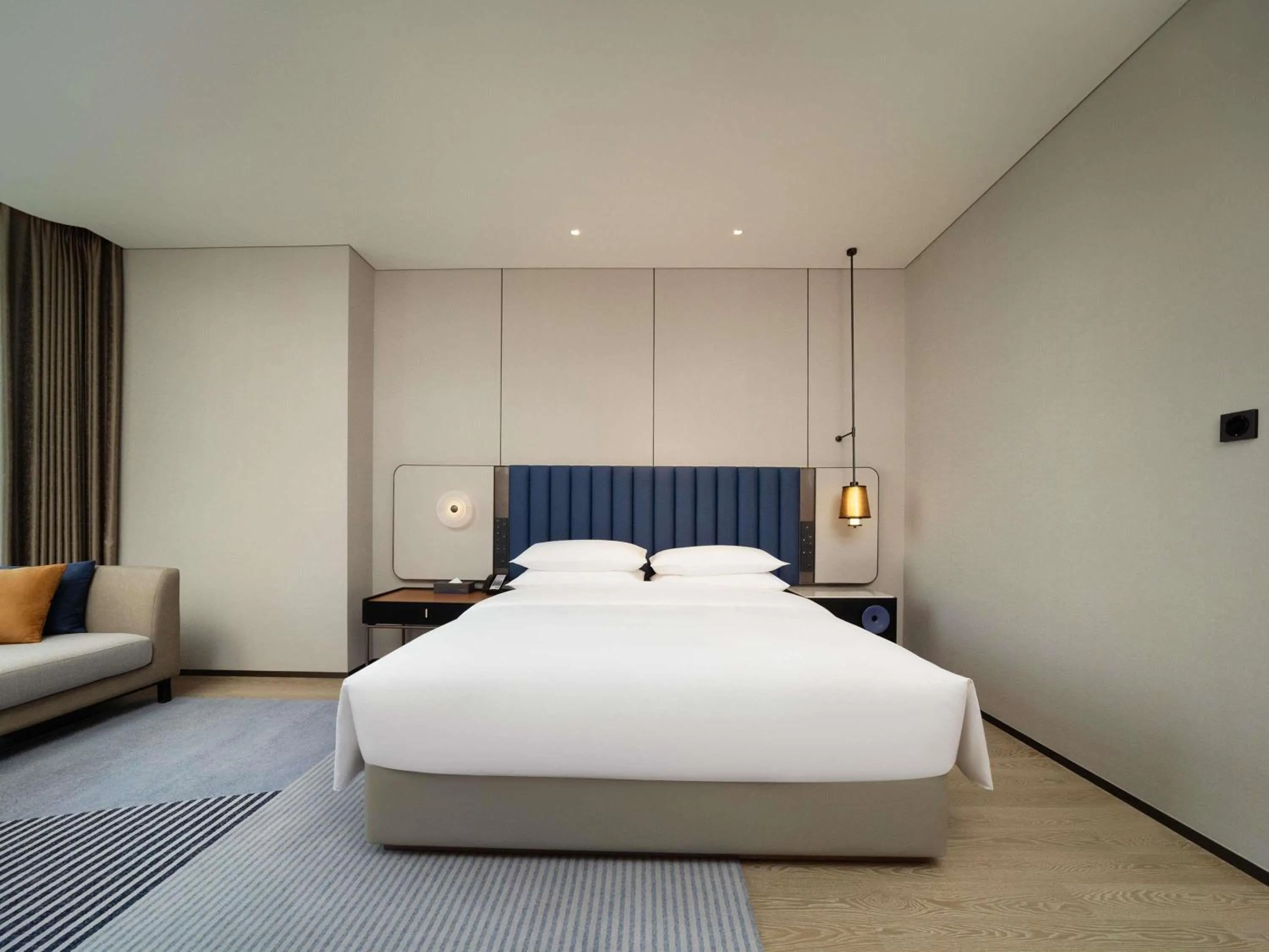 Bedroom, Bed in Novotel Chengdu Lige