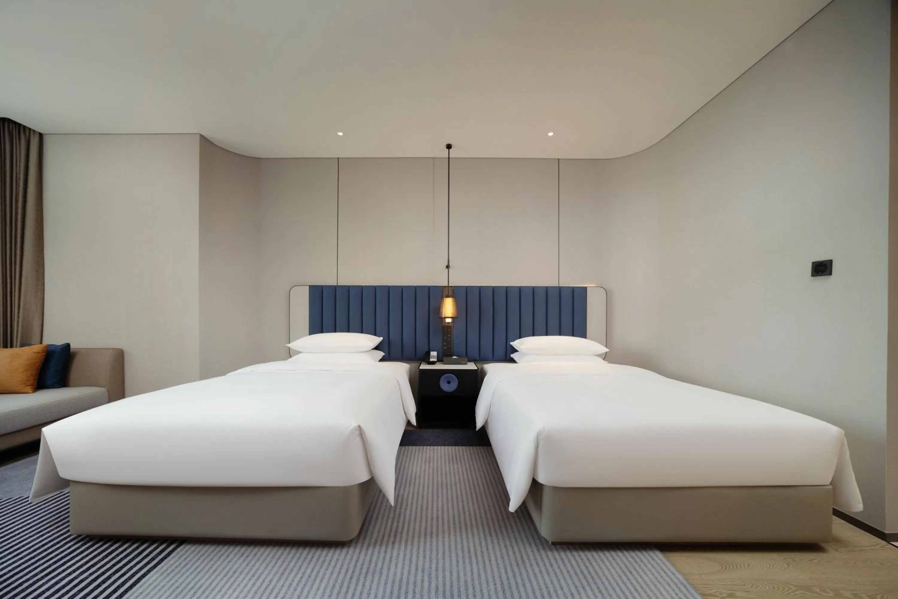 Bed in Novotel Chengdu Lige