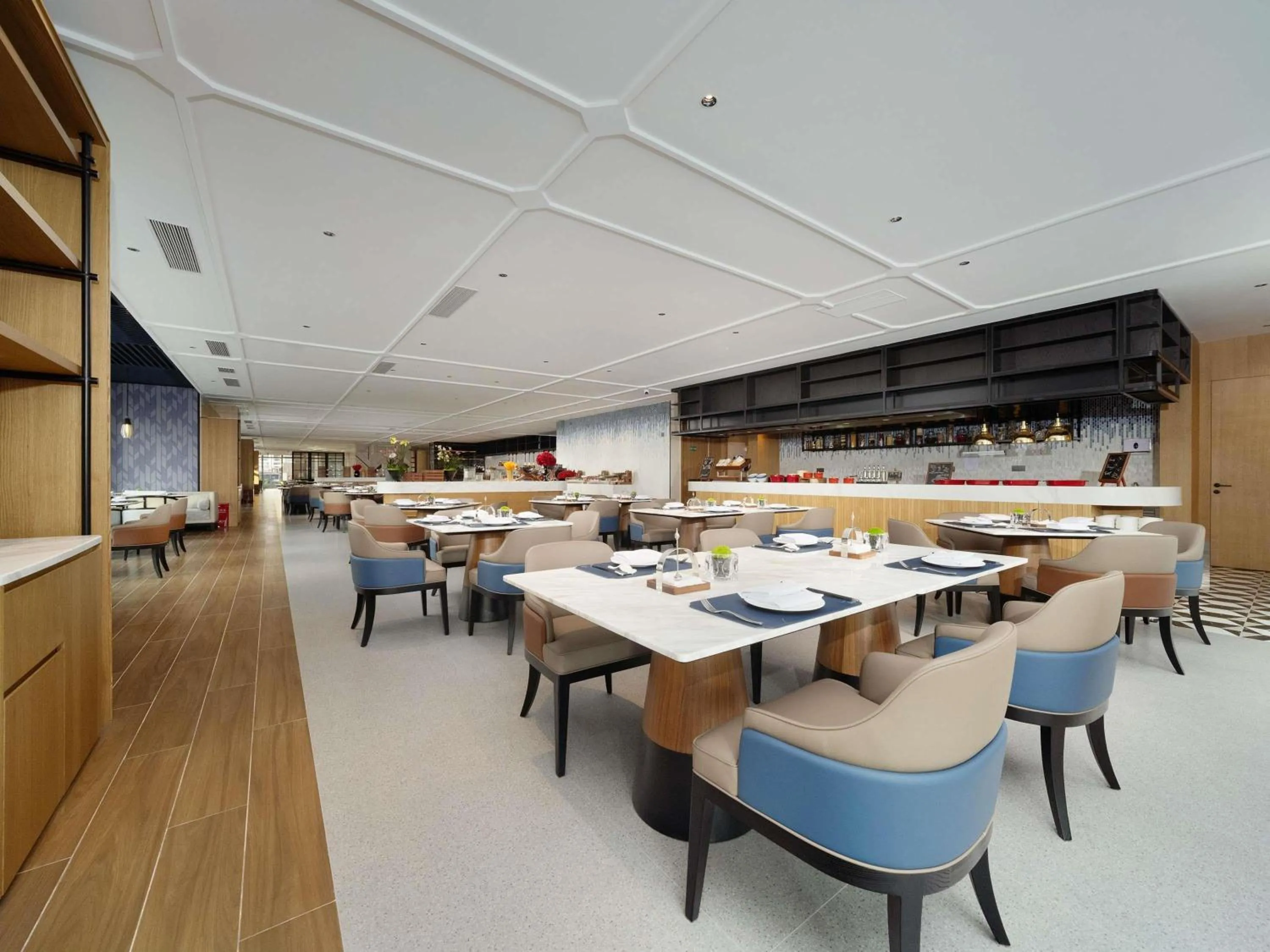 Restaurant/places to eat in Novotel Chengdu Lige