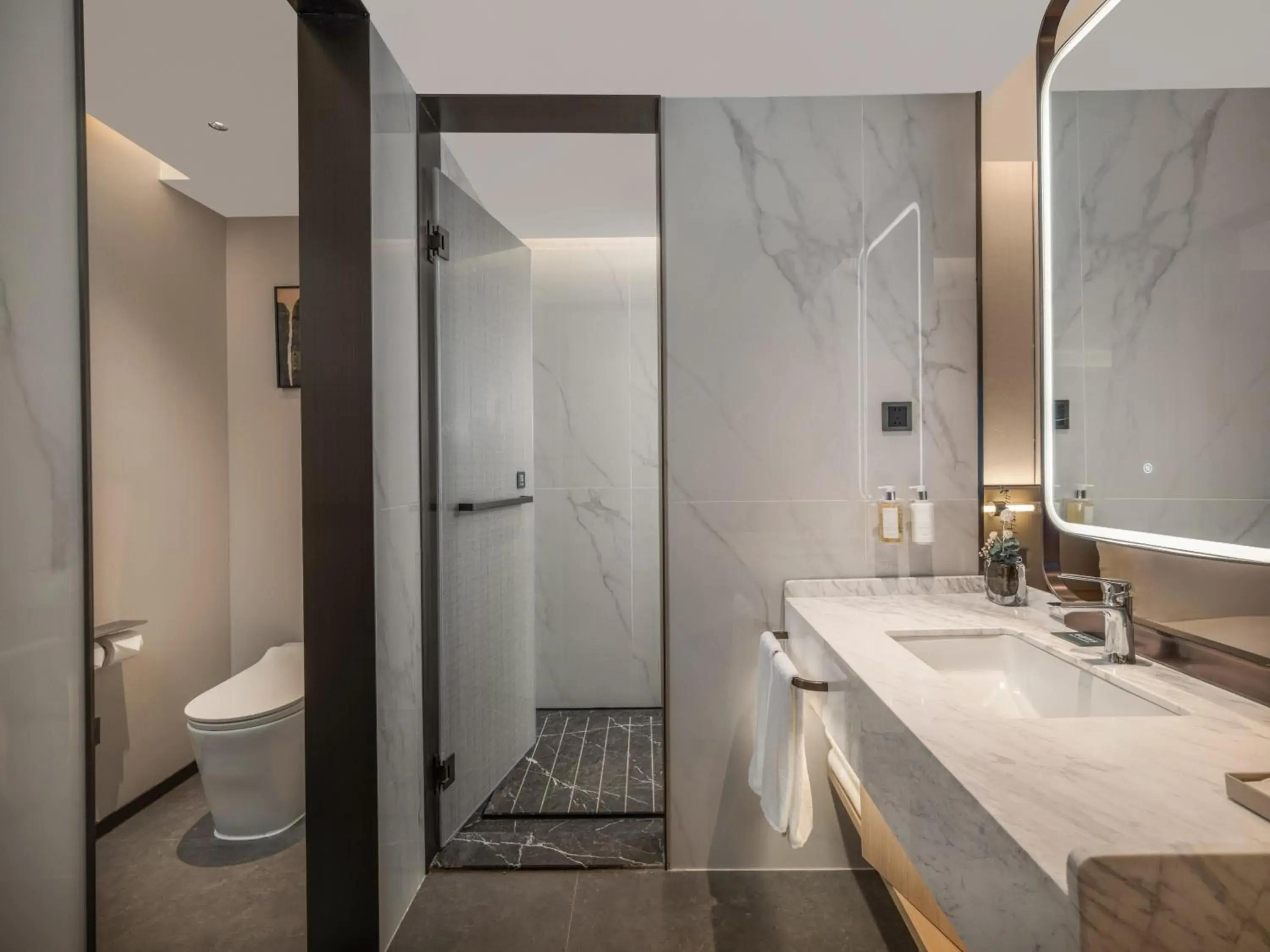 Standard Twin Room in Holiday Inn Guilin Qixing by IHG Standard Twin Room in Holiday Inn Guilin Qixing by IHG