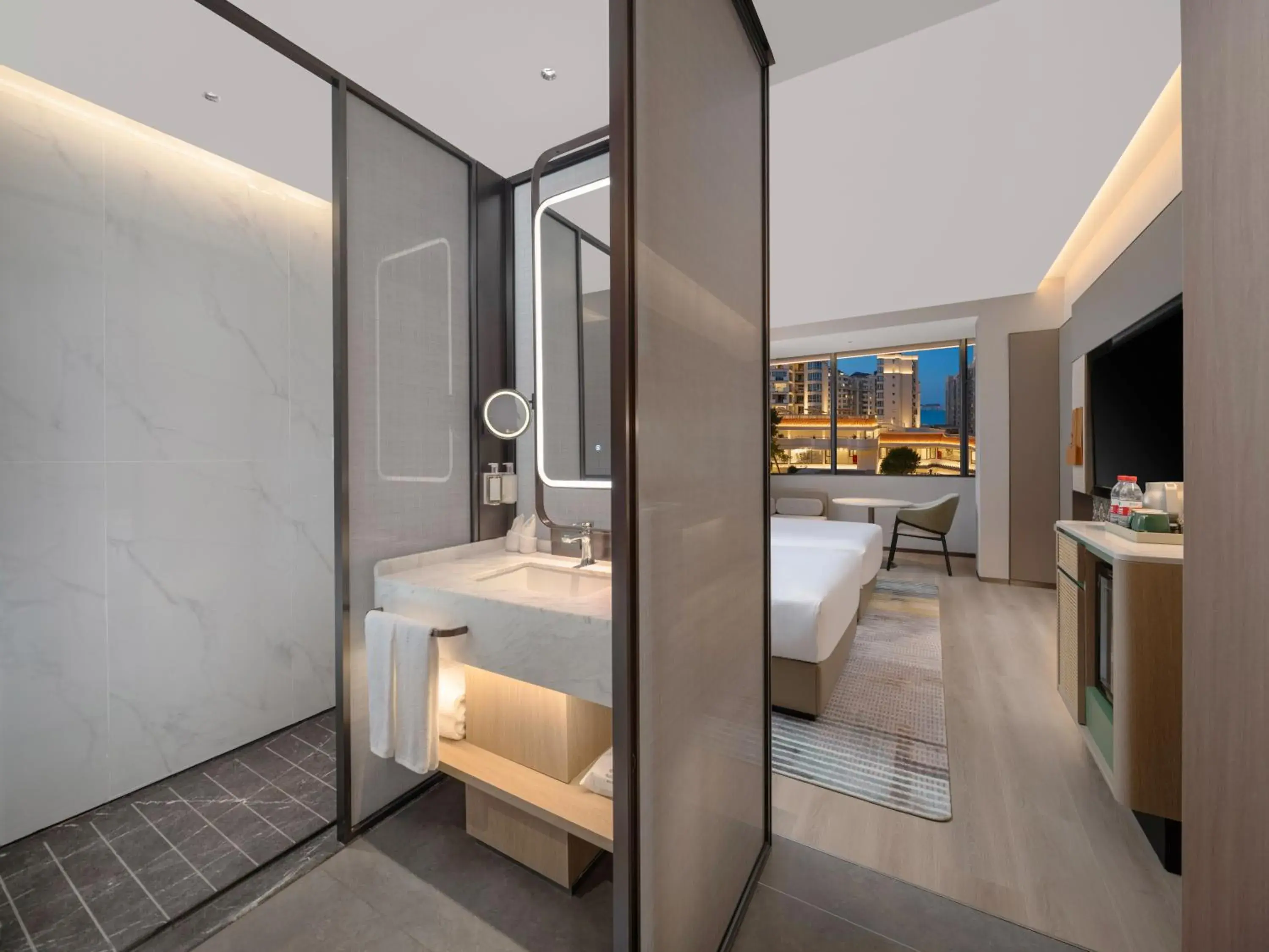 Standard Twin Room in Holiday Inn Guilin Qixing by IHG Standard Twin Room in Holiday Inn Guilin Qixing by IHG