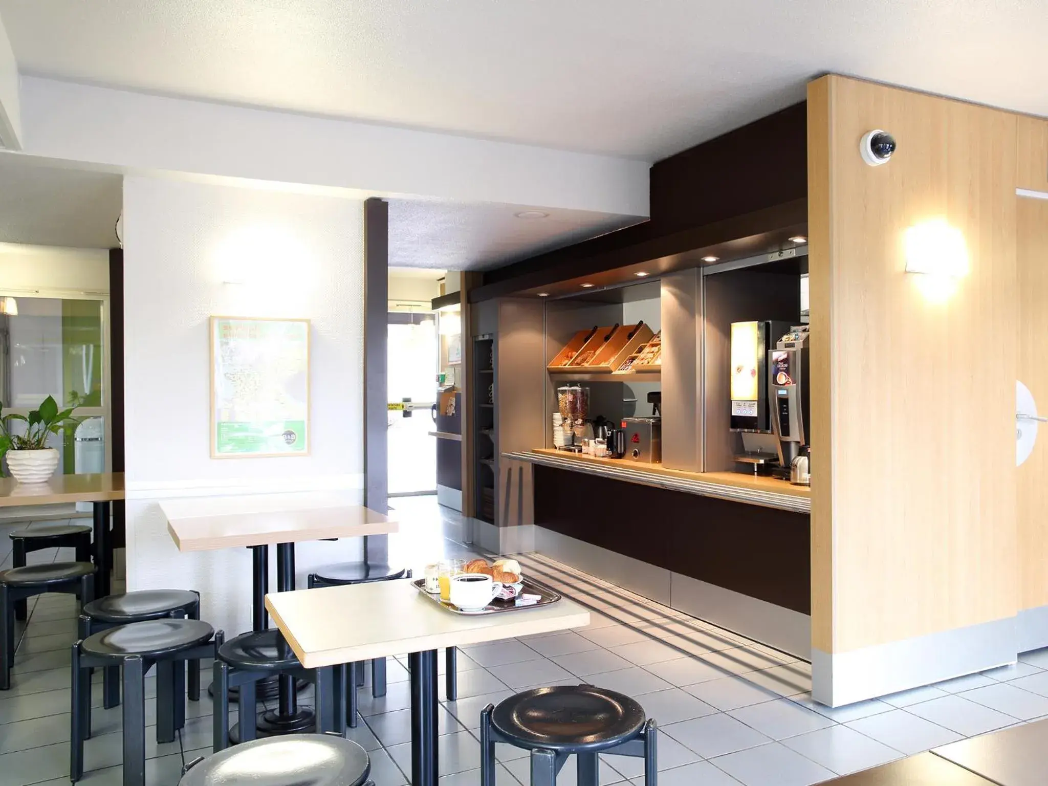 Restaurant/places to eat in B&B HOTEL Montpellier 2 Restaurant/places to eat in B&B HOTEL Montpellier 2