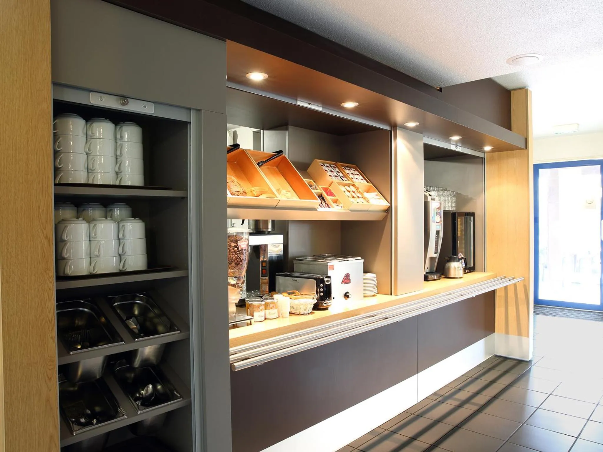 Food and drinks in B&B HOTEL Montpellier 2