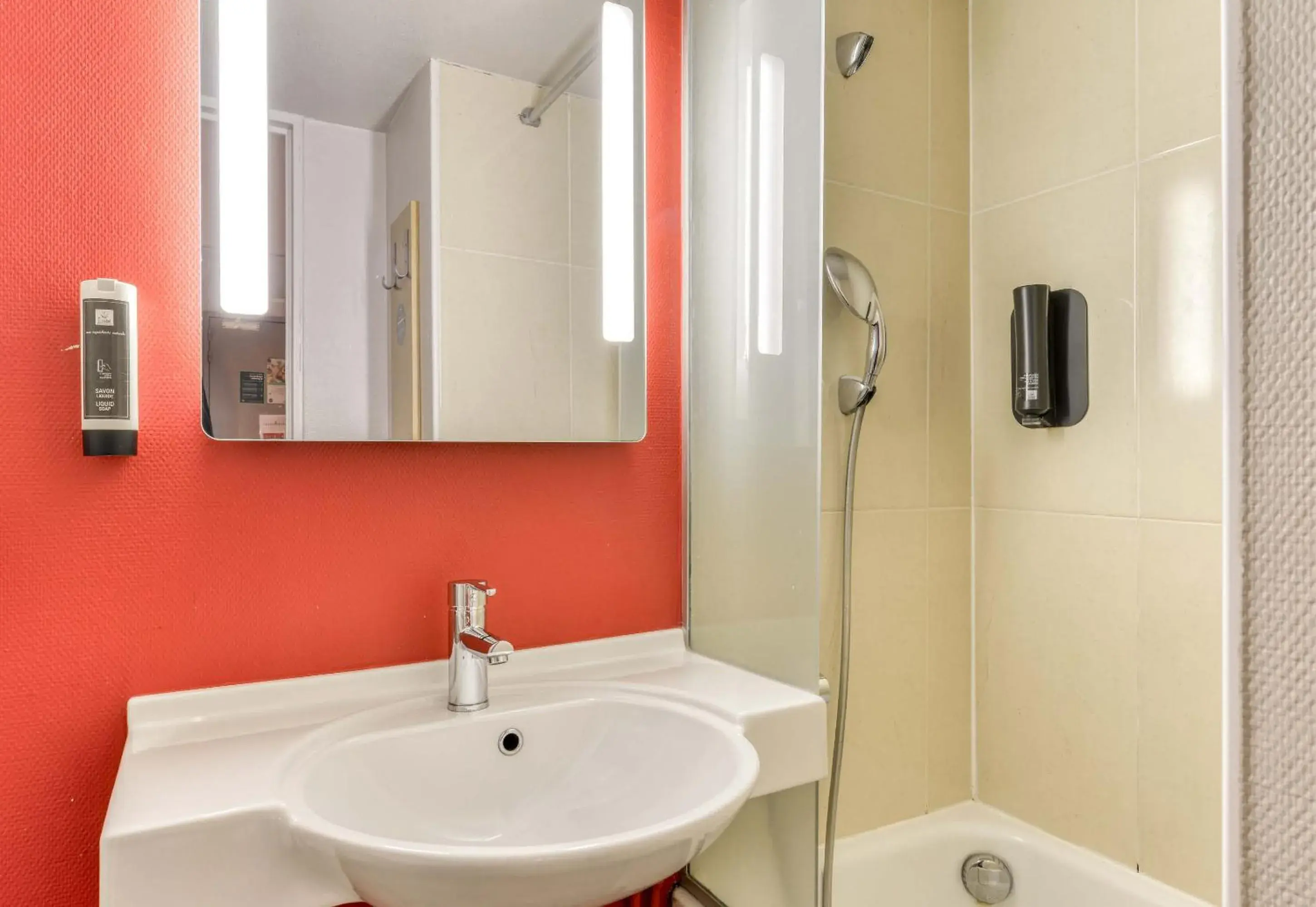 Twin Room in B&B HOTEL Montpellier 2 Twin Room in B&B HOTEL Montpellier 2