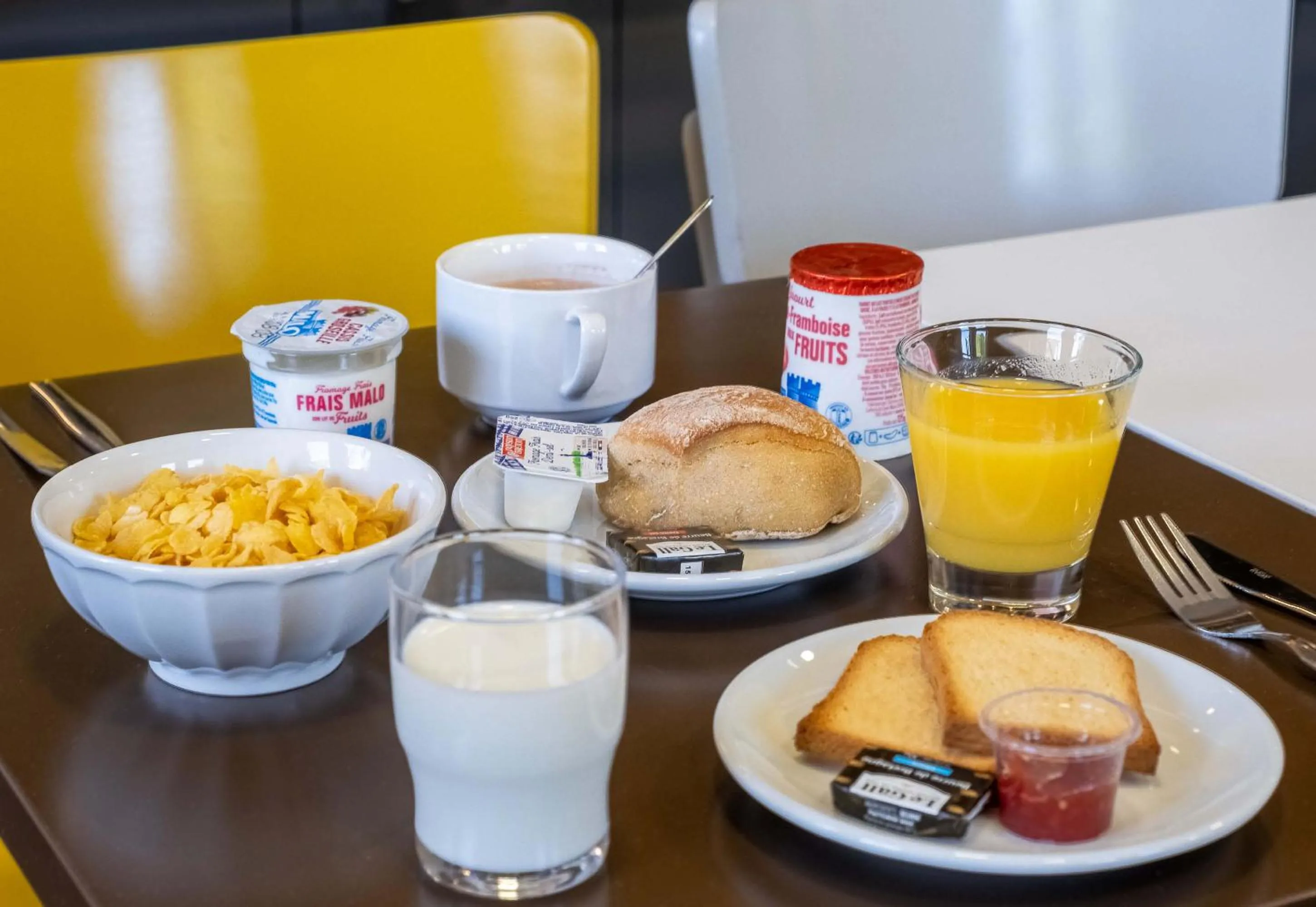 Buffet breakfast in B&B HOTEL Annecy Argonay