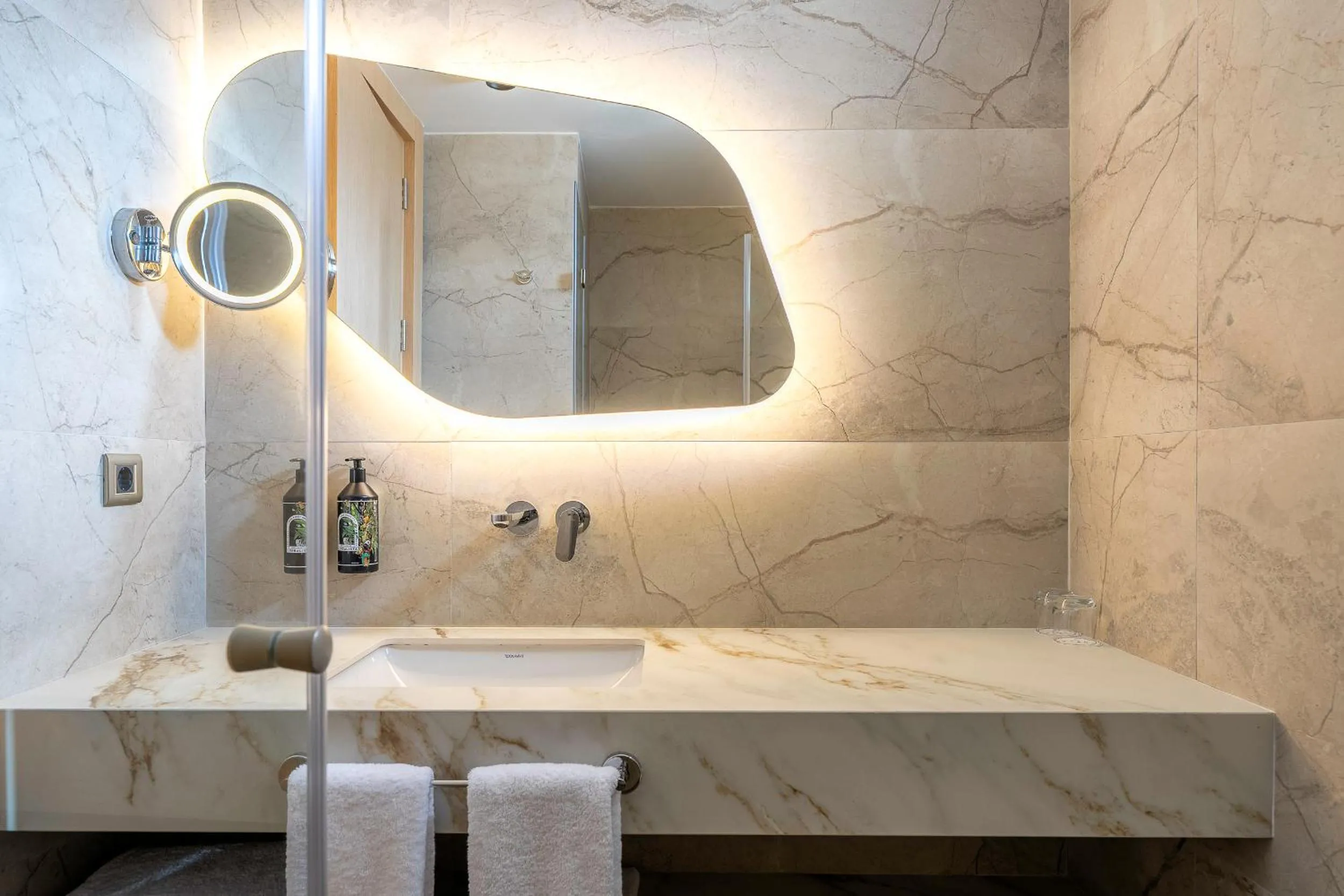 Shower in The Marni Hotel - Adults Only 12 Plus