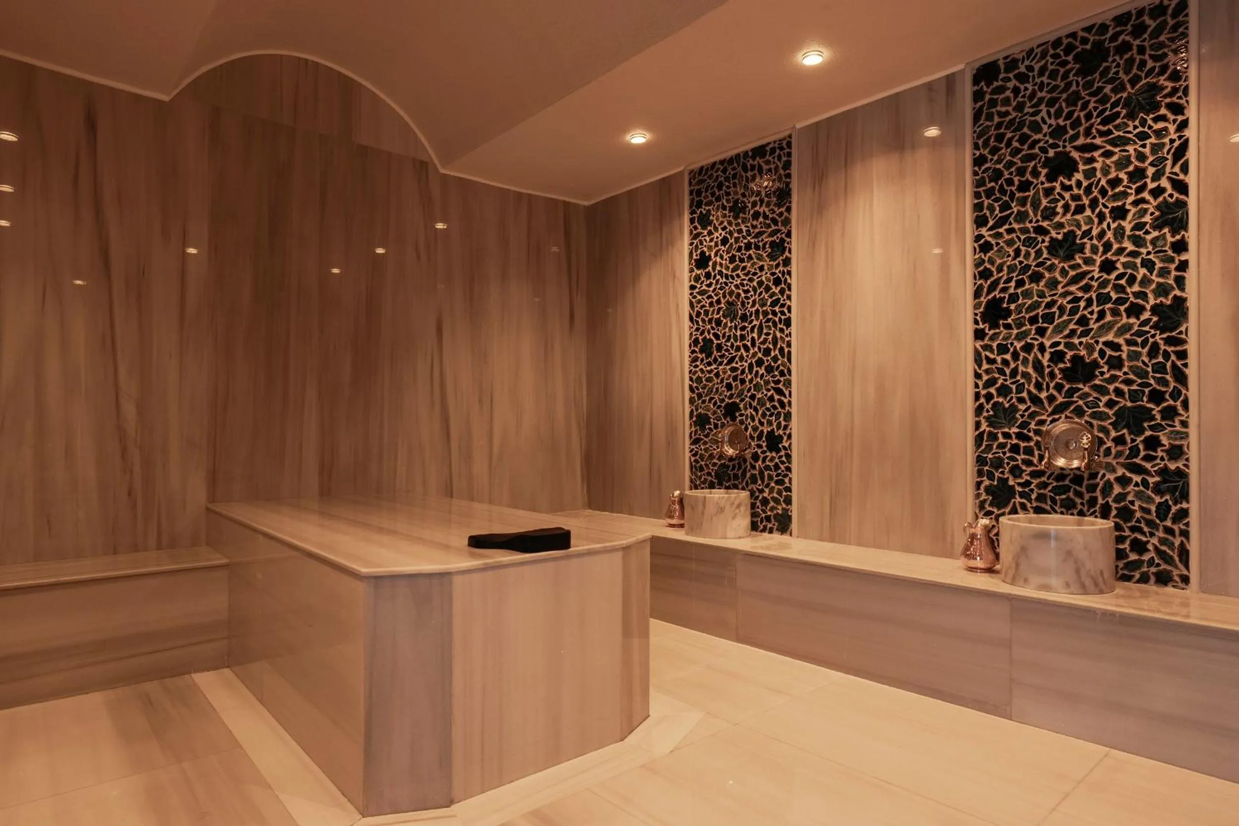 Public Bath in The Marni Hotel - Adults Only 12 Plus