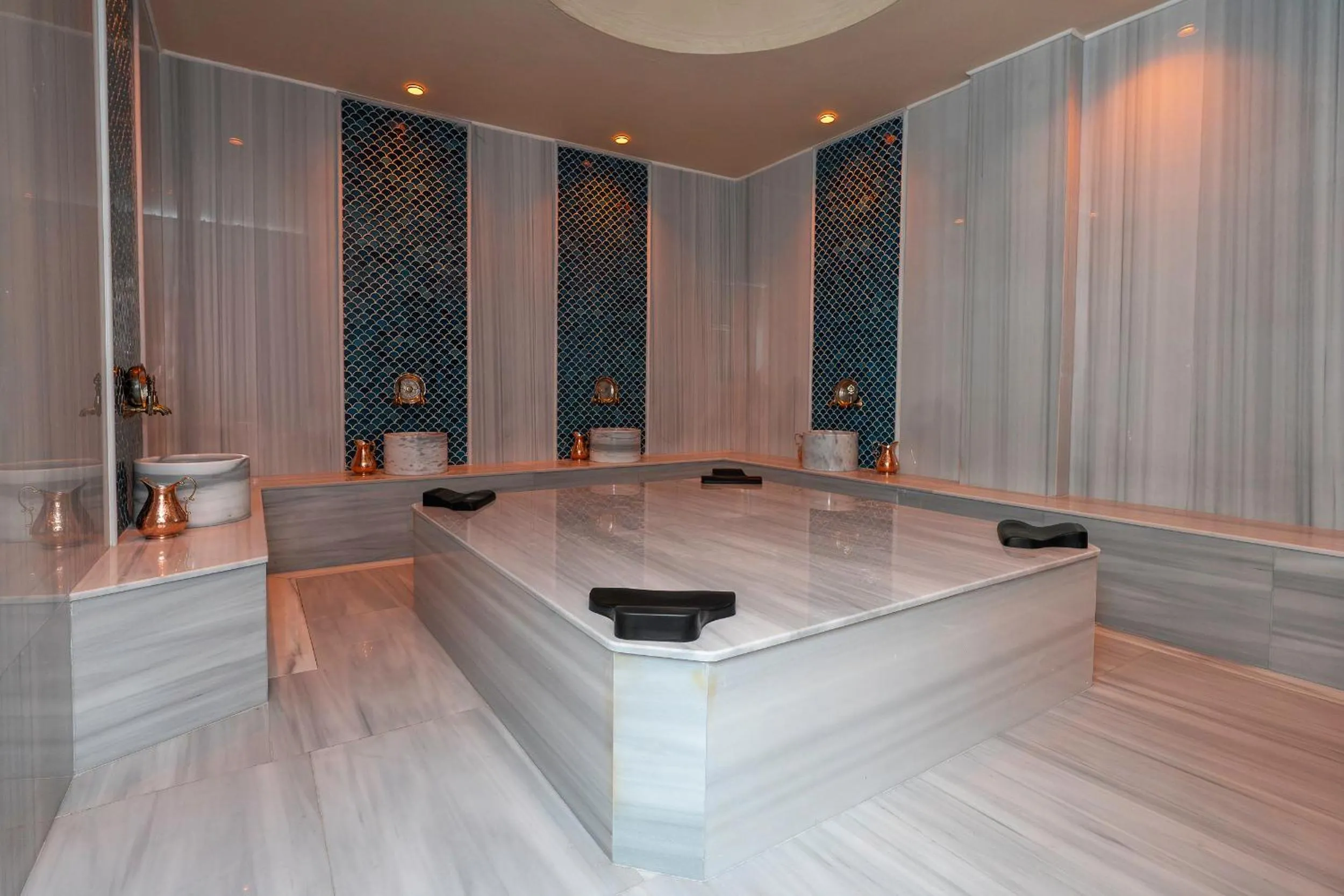 Public Bath in The Marni Hotel - Adults Only 12 Plus