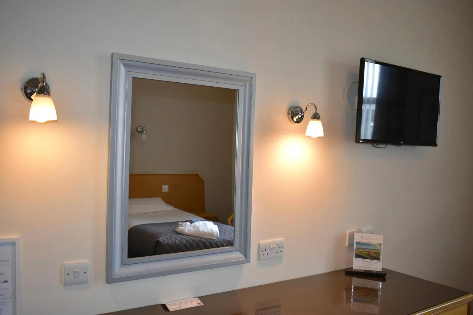 Bed in The Little Haven Hotel On The Beach